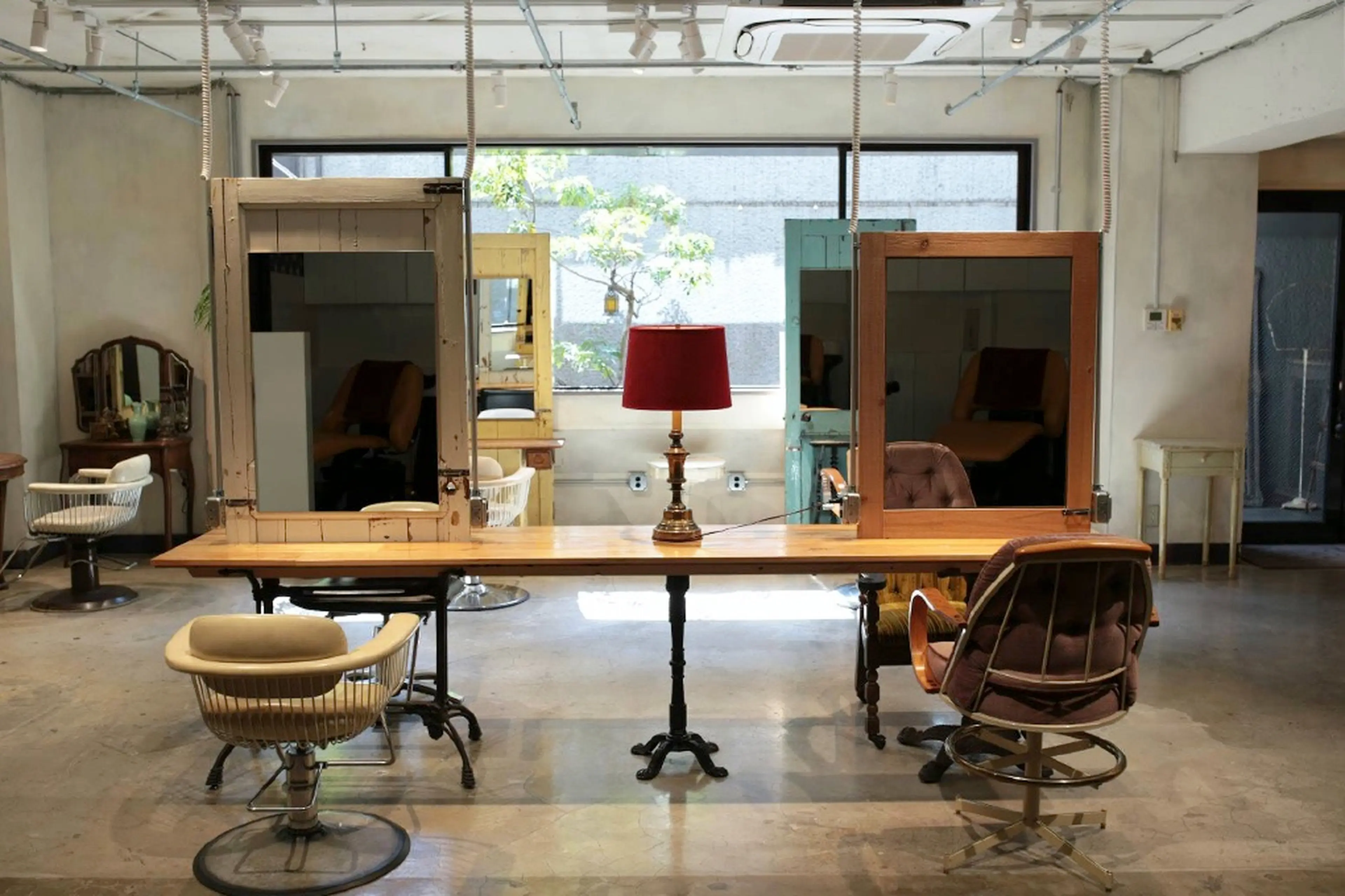 BLUE TOMATOの内観・外観2