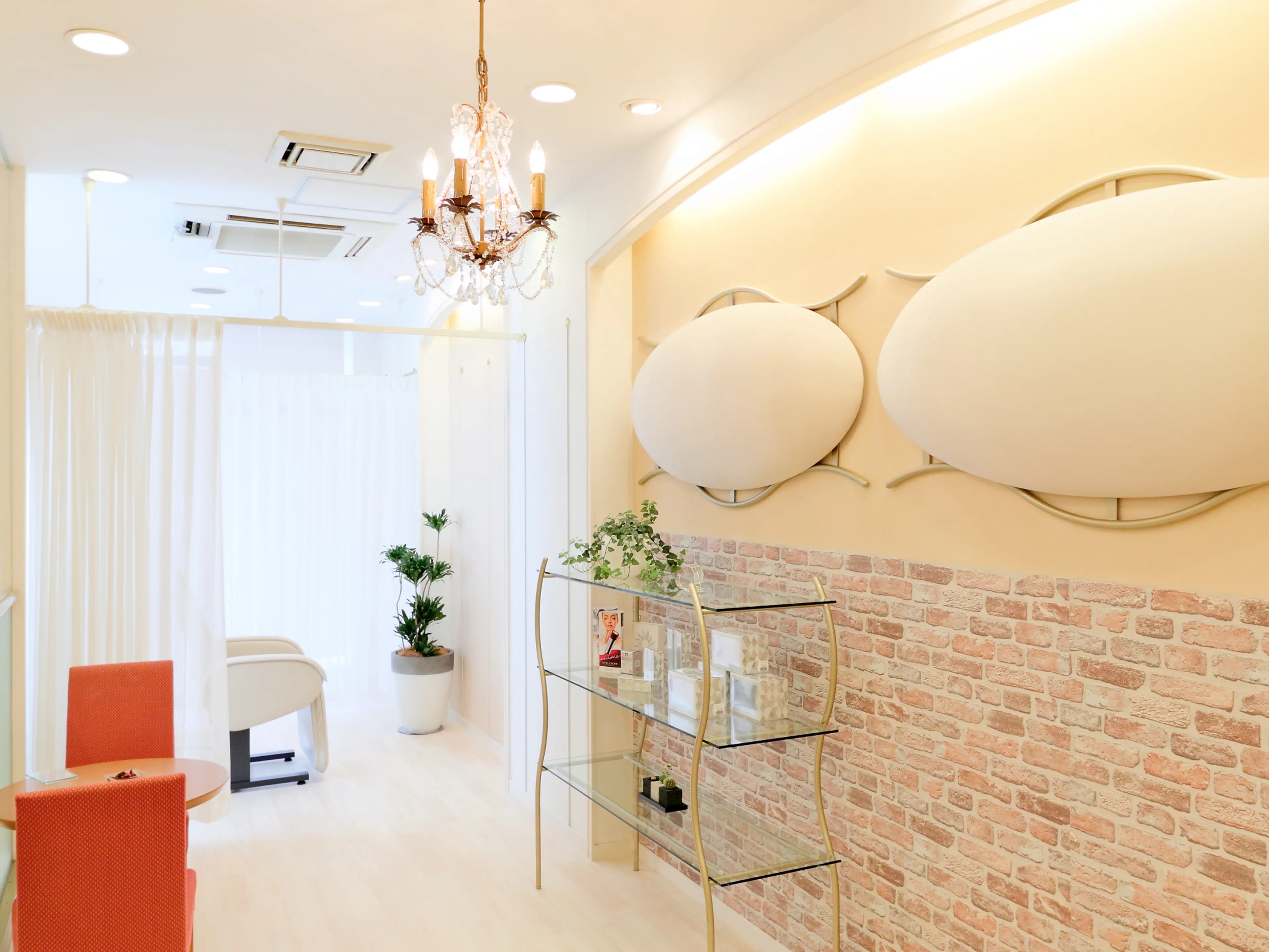 アイラッシュリップルの内観・外観2