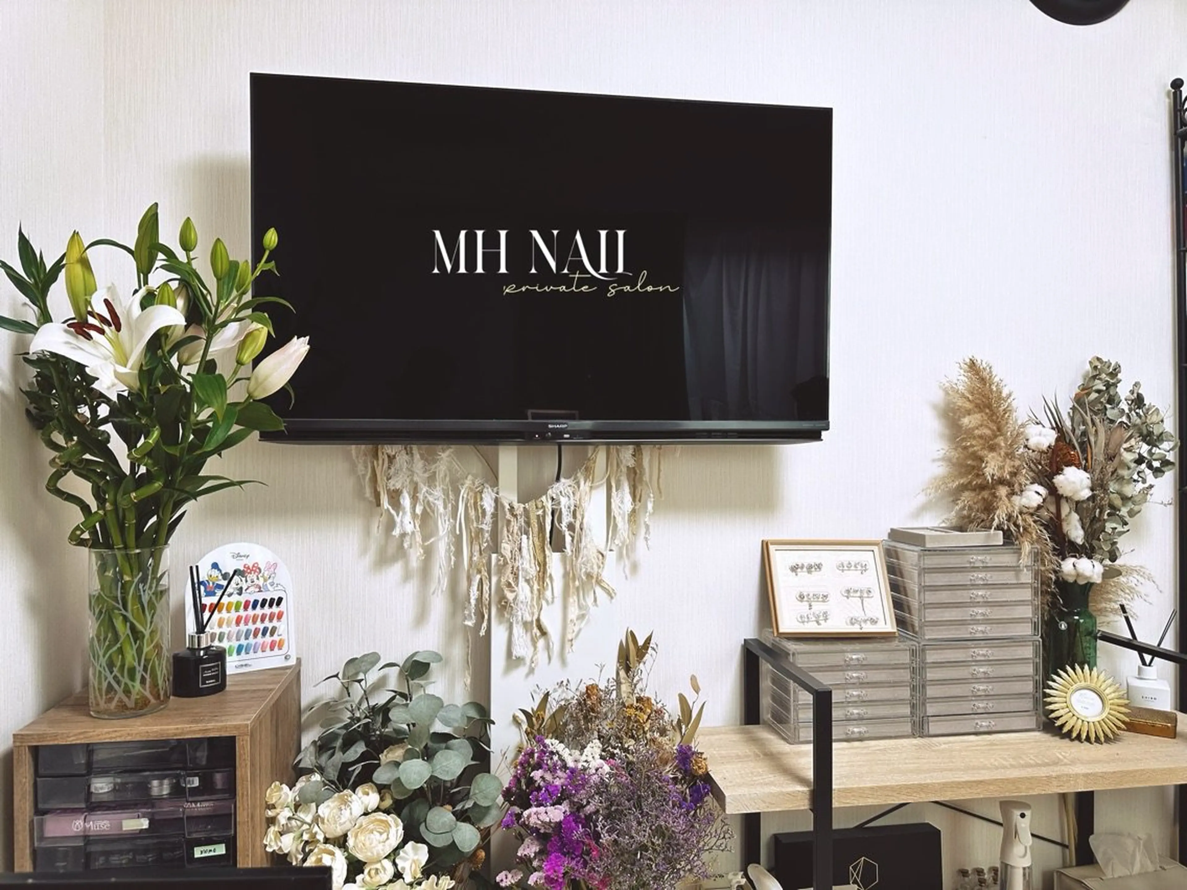 MH Nailの内観・外観2