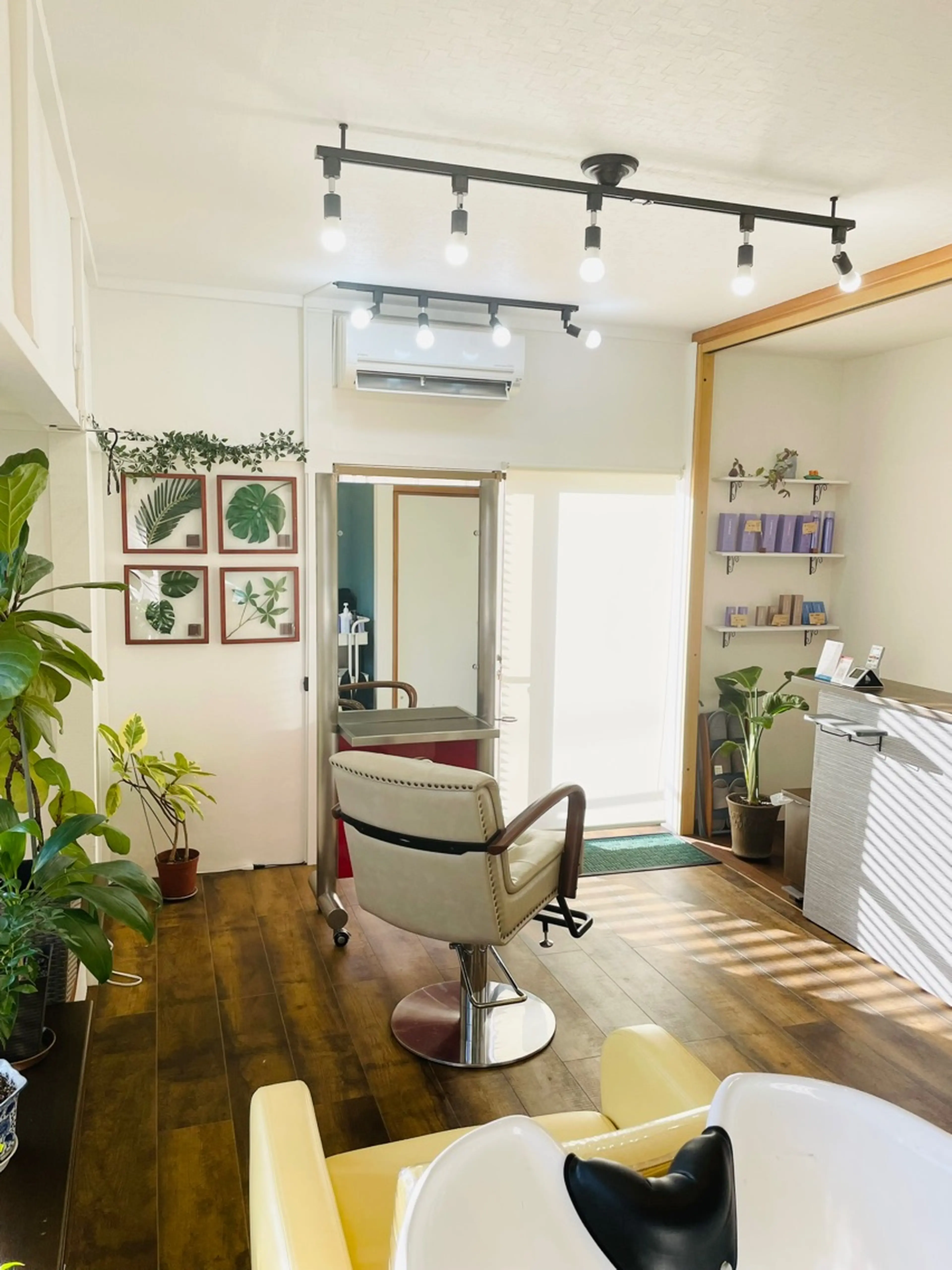 Abel haircolorの内観・外観1