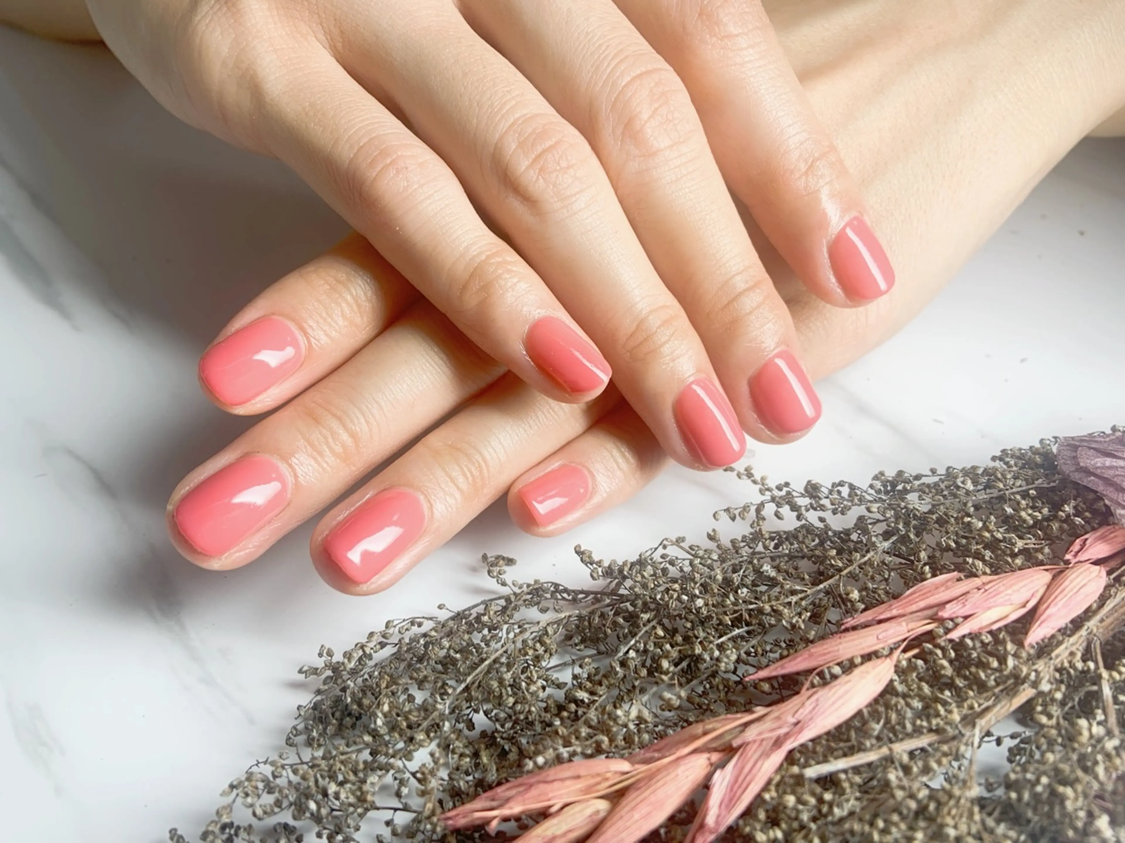 S+ nailの内観・外観2