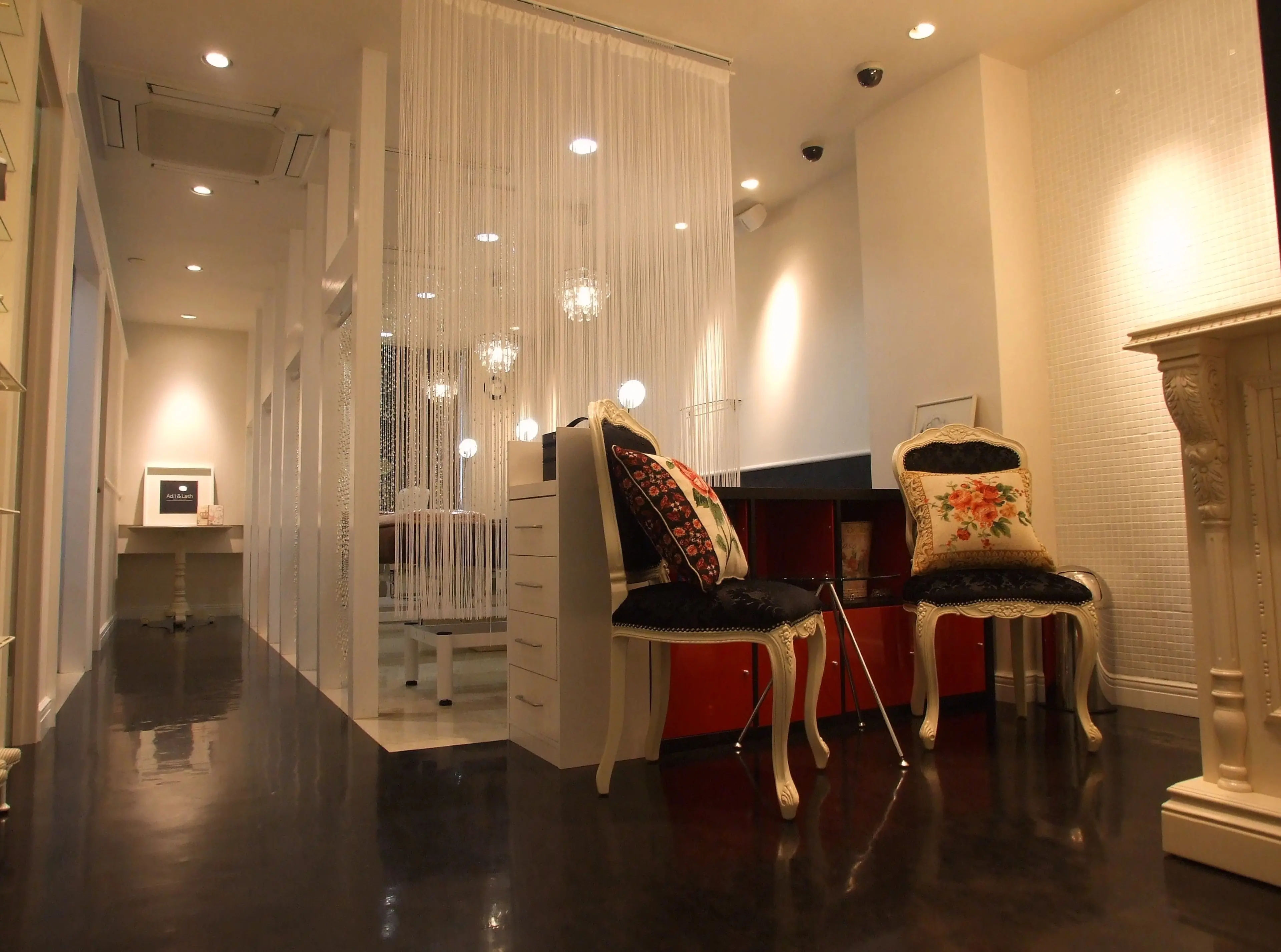 Adii & Lash 柏本店 ～まつ毛と眉の専門店～の内観・外観1