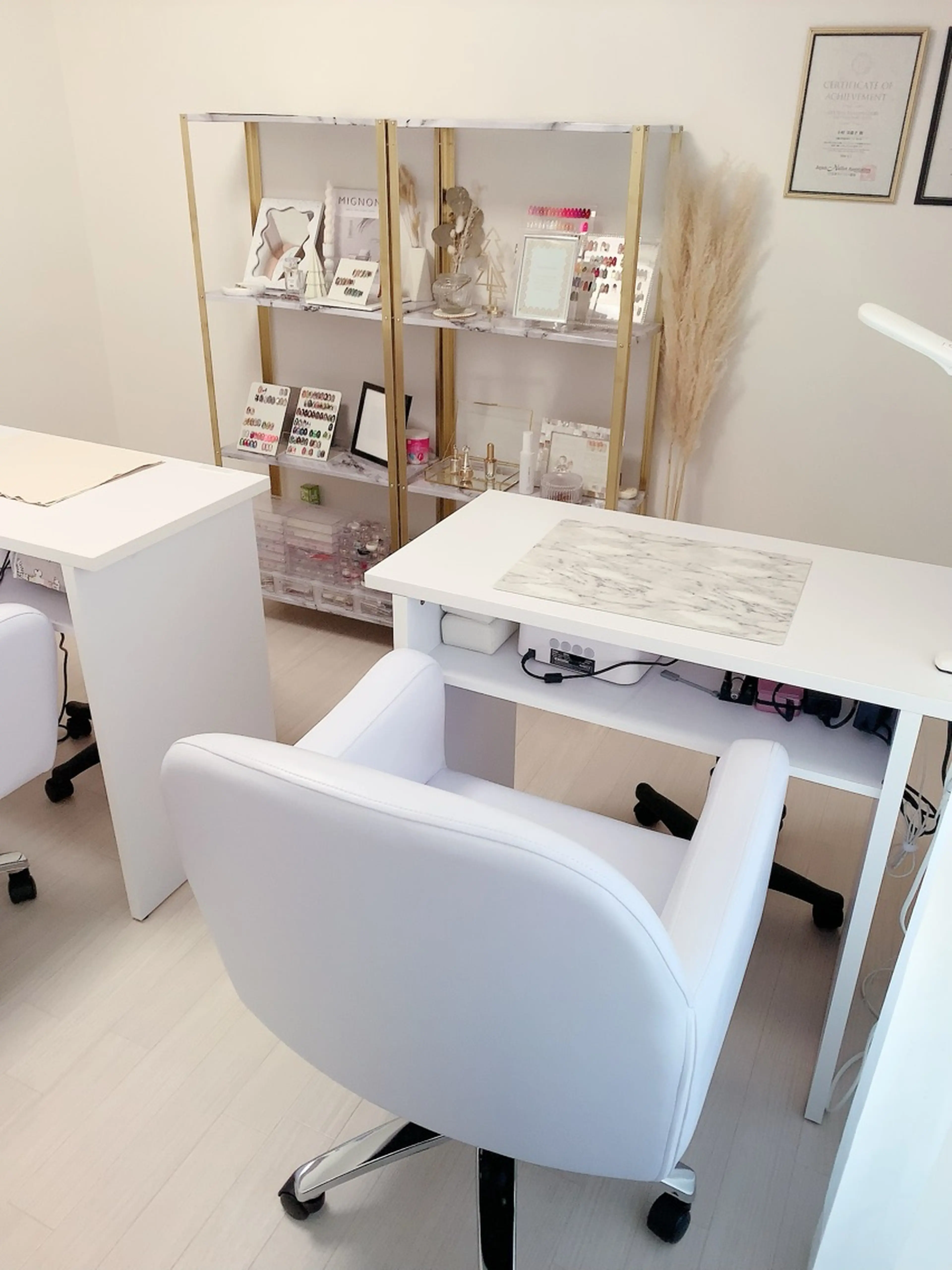 m.select nailの内観・外観1