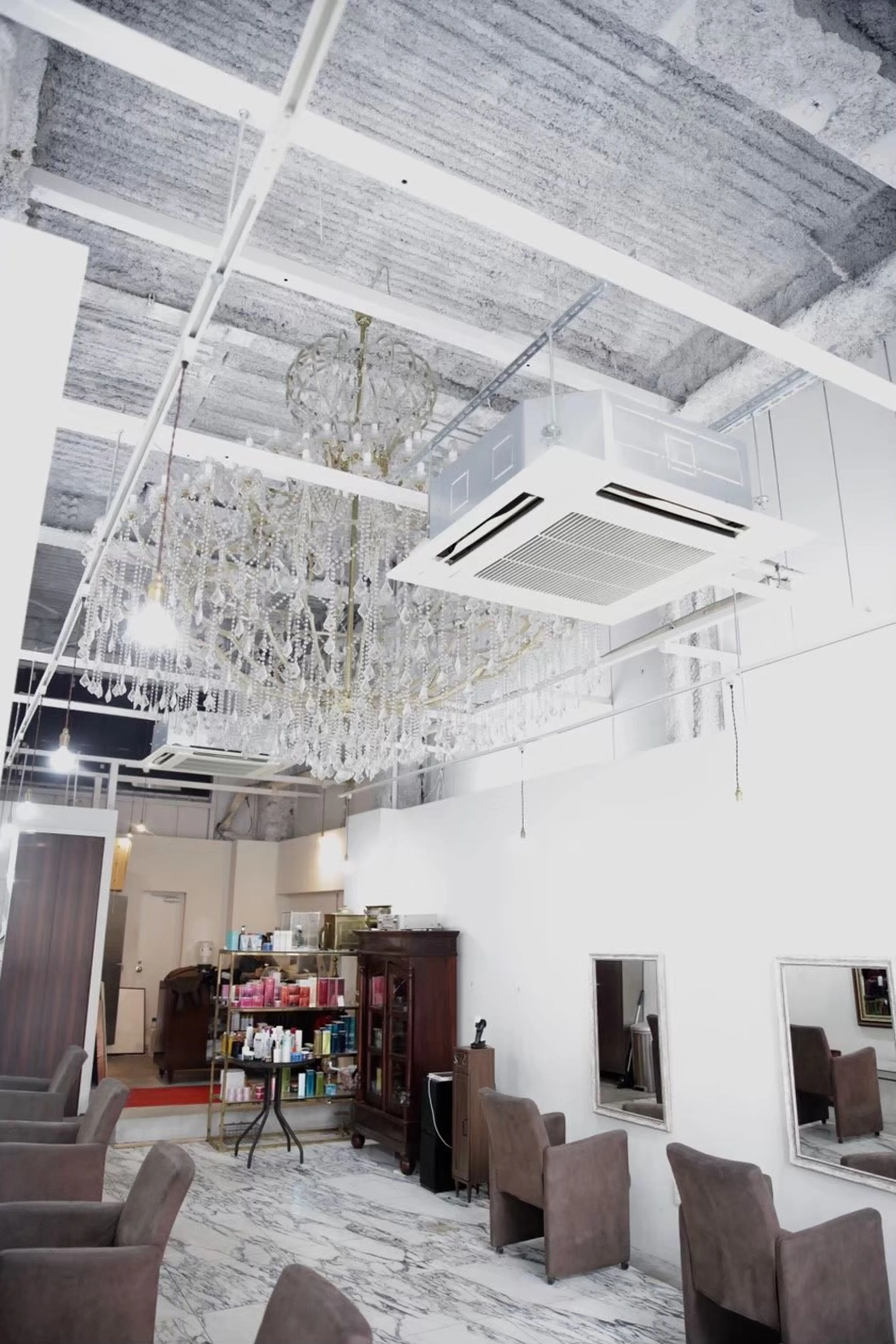 NINEの内観・外観2