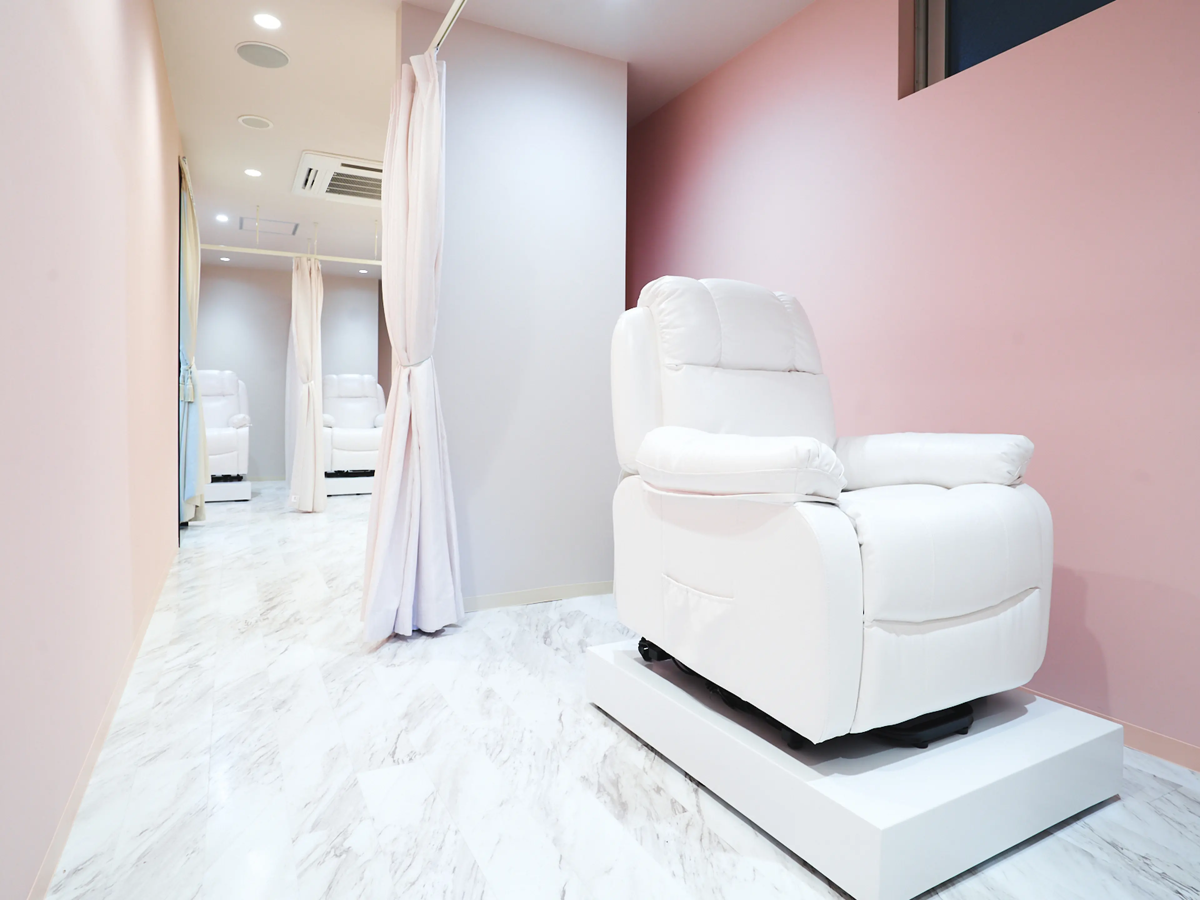 eyelash lazley所沢 マツエク＆まつ毛パーマ 所沢プロぺ通り店の内観・外観3