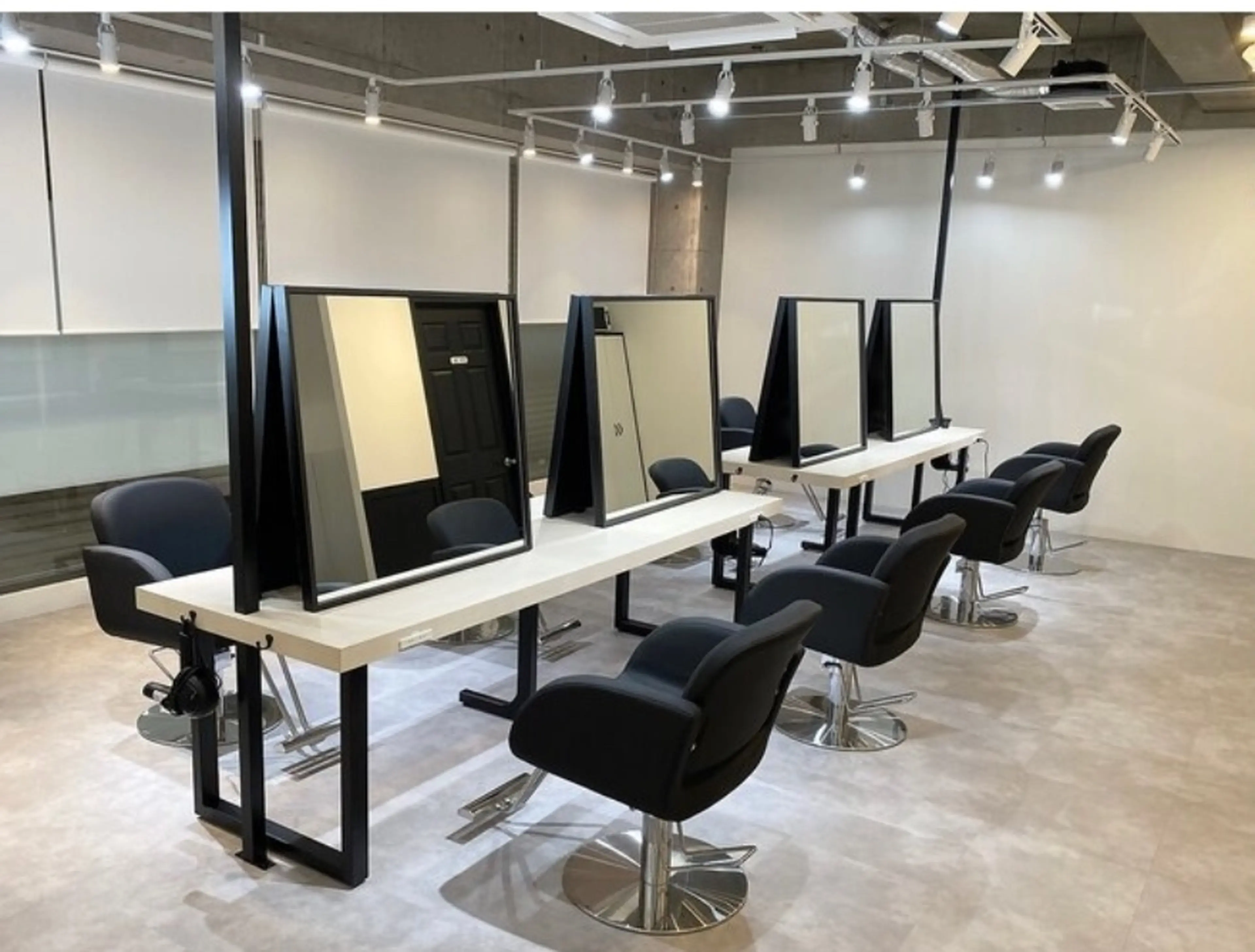 Agu hair troisの内観・外観1