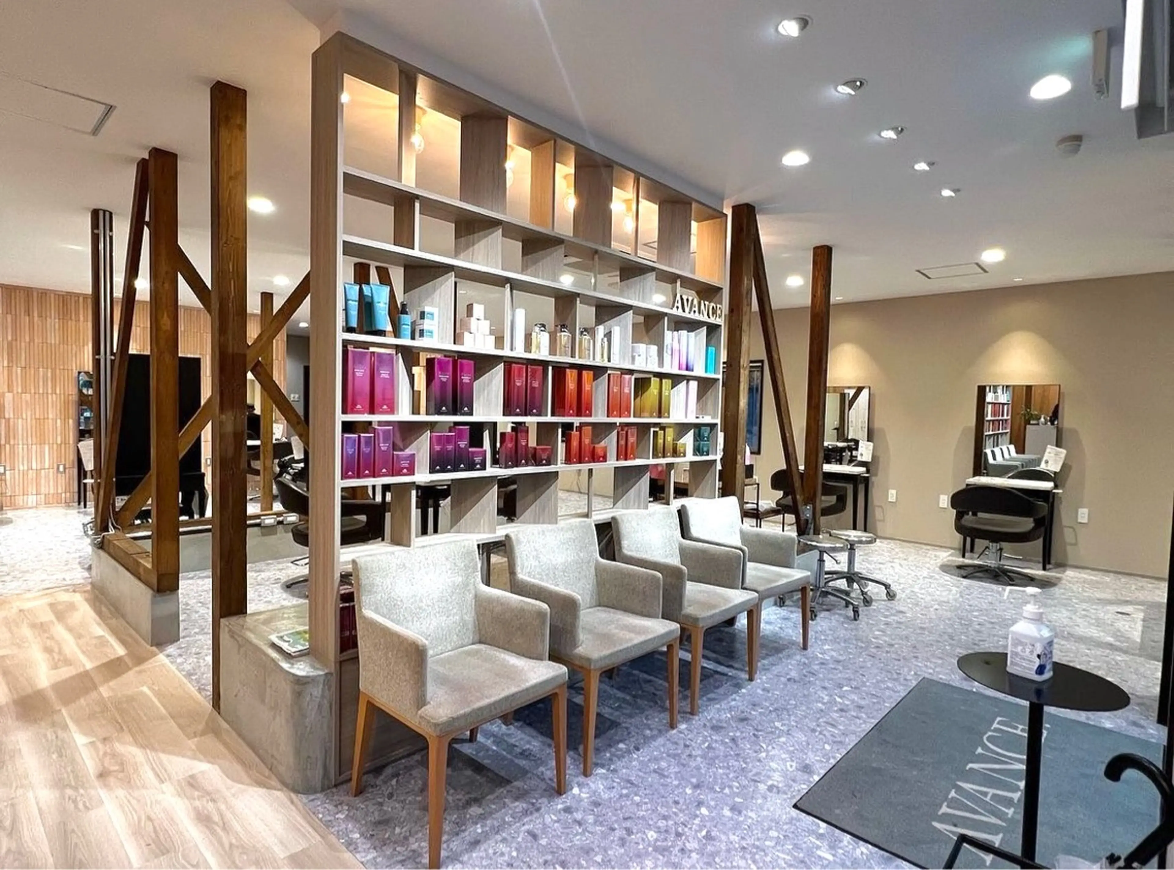 Nail AVANCE.JR和歌山店の内観・外観1