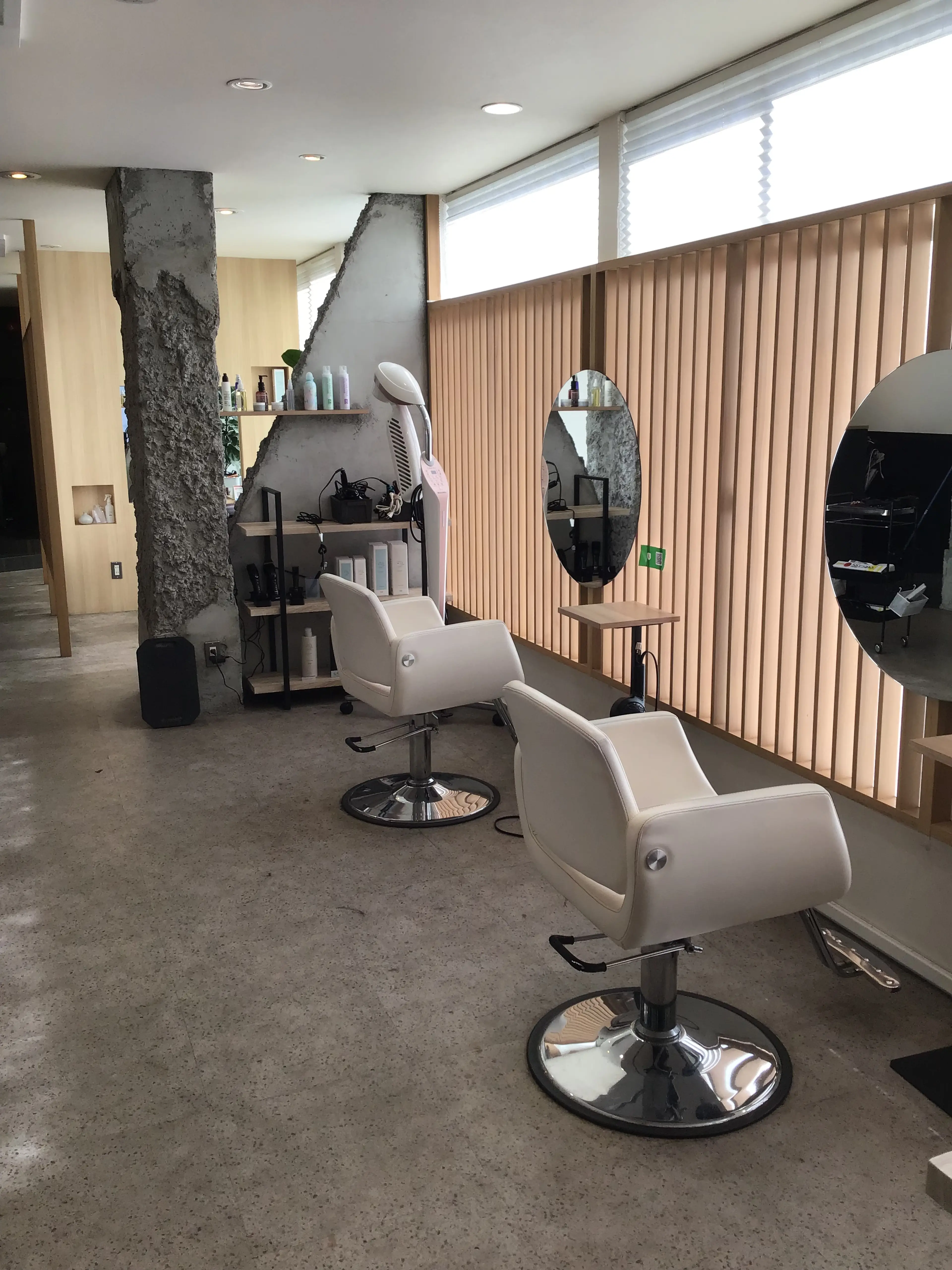 互感金沢駅東口店の内観・外観2