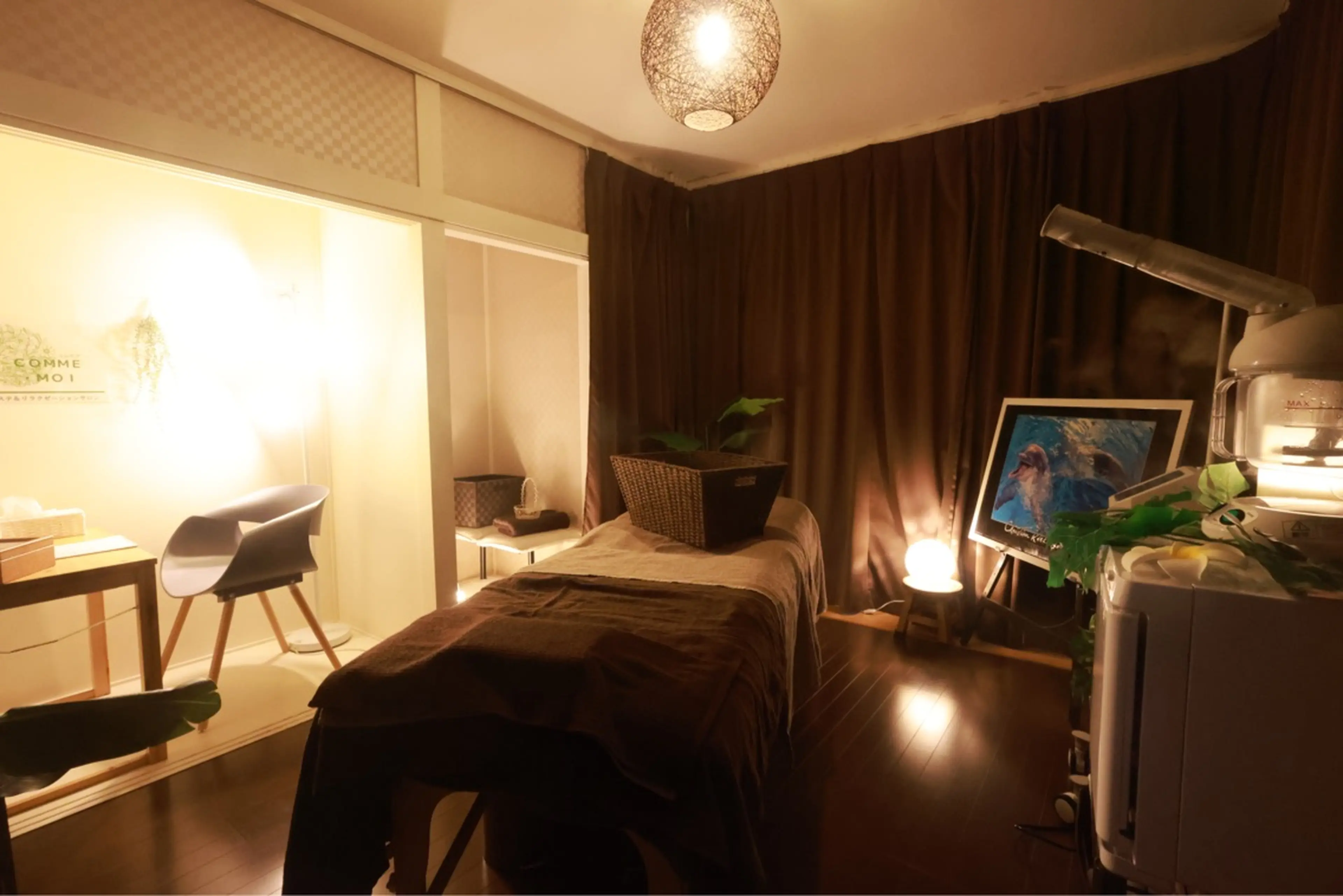 エステ＆リラクゼーションサロン　コムモアの内観・外観1