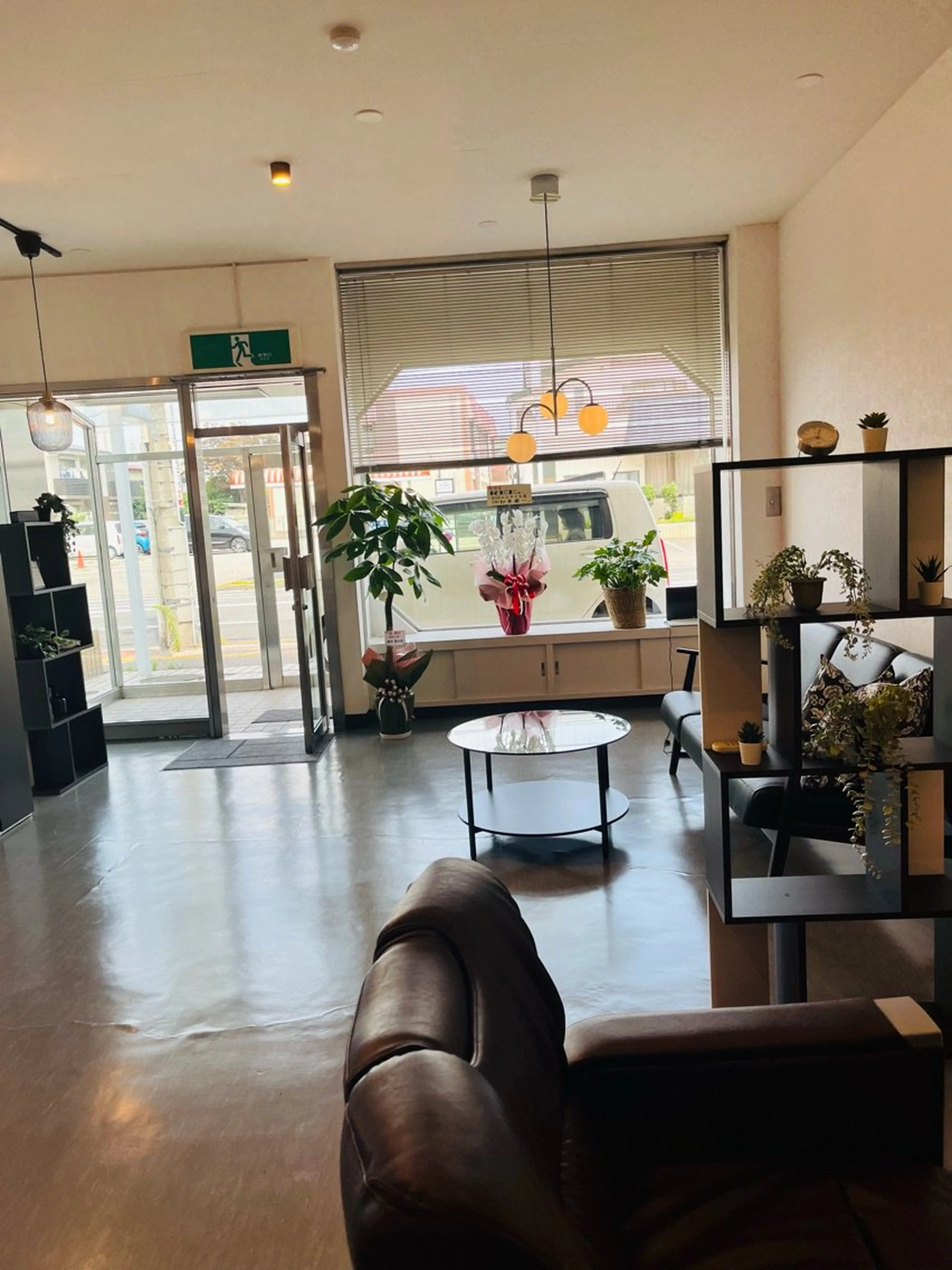 REEの内観・外観2