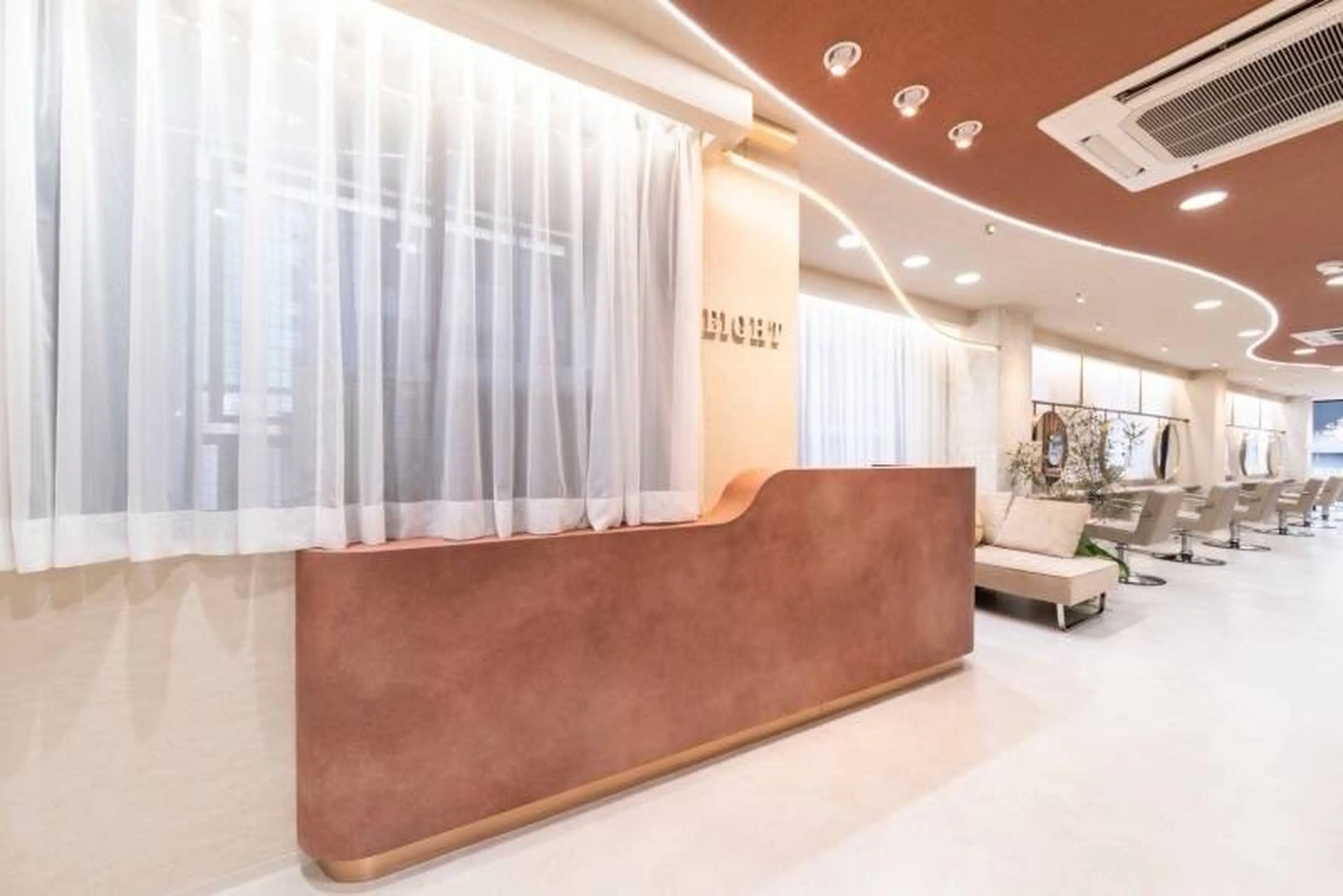 EIGHT amber 天神今泉店の内観・外観1