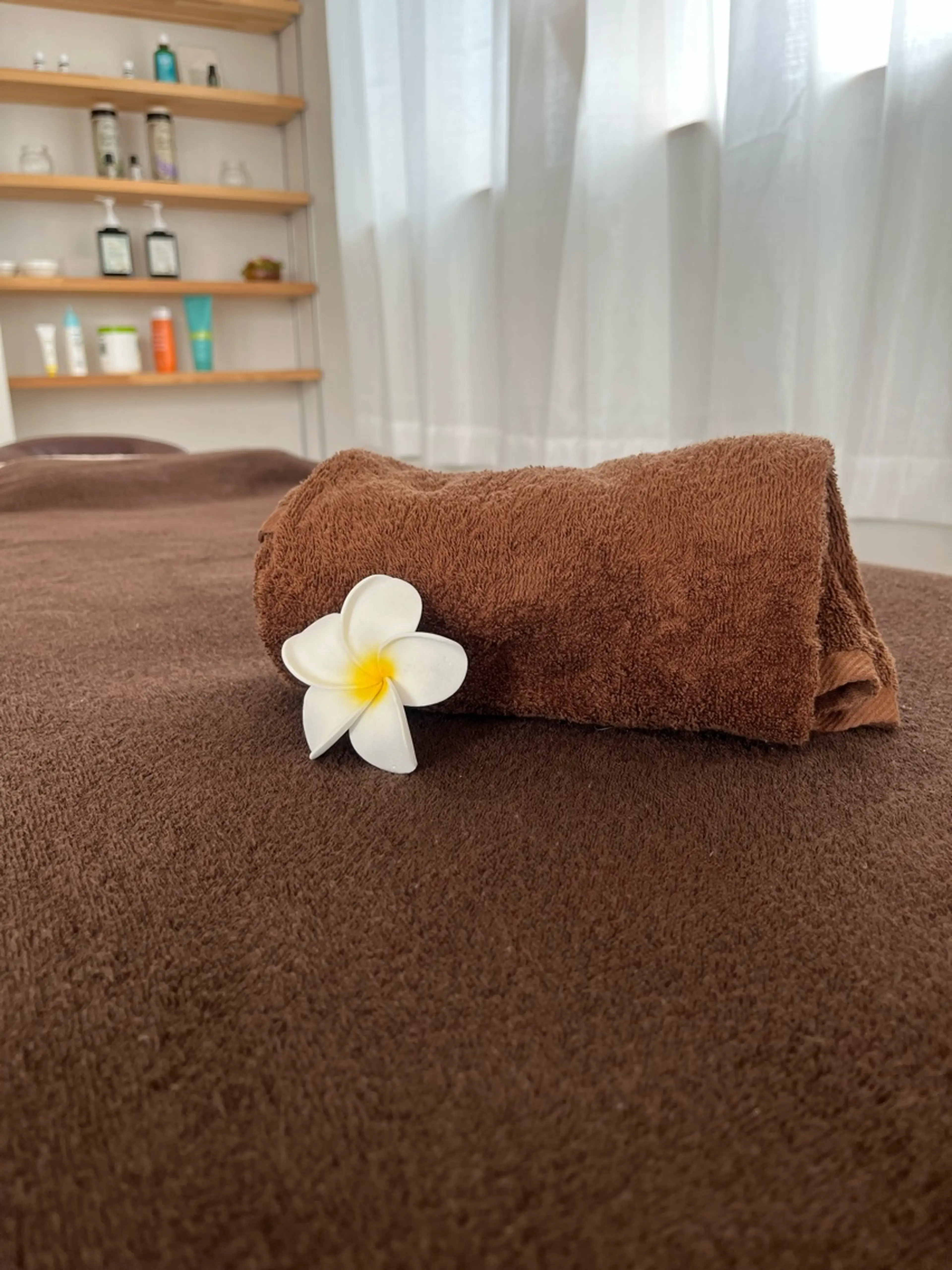 女性専用リラクゼーションサロン Calmyの内観・外観2