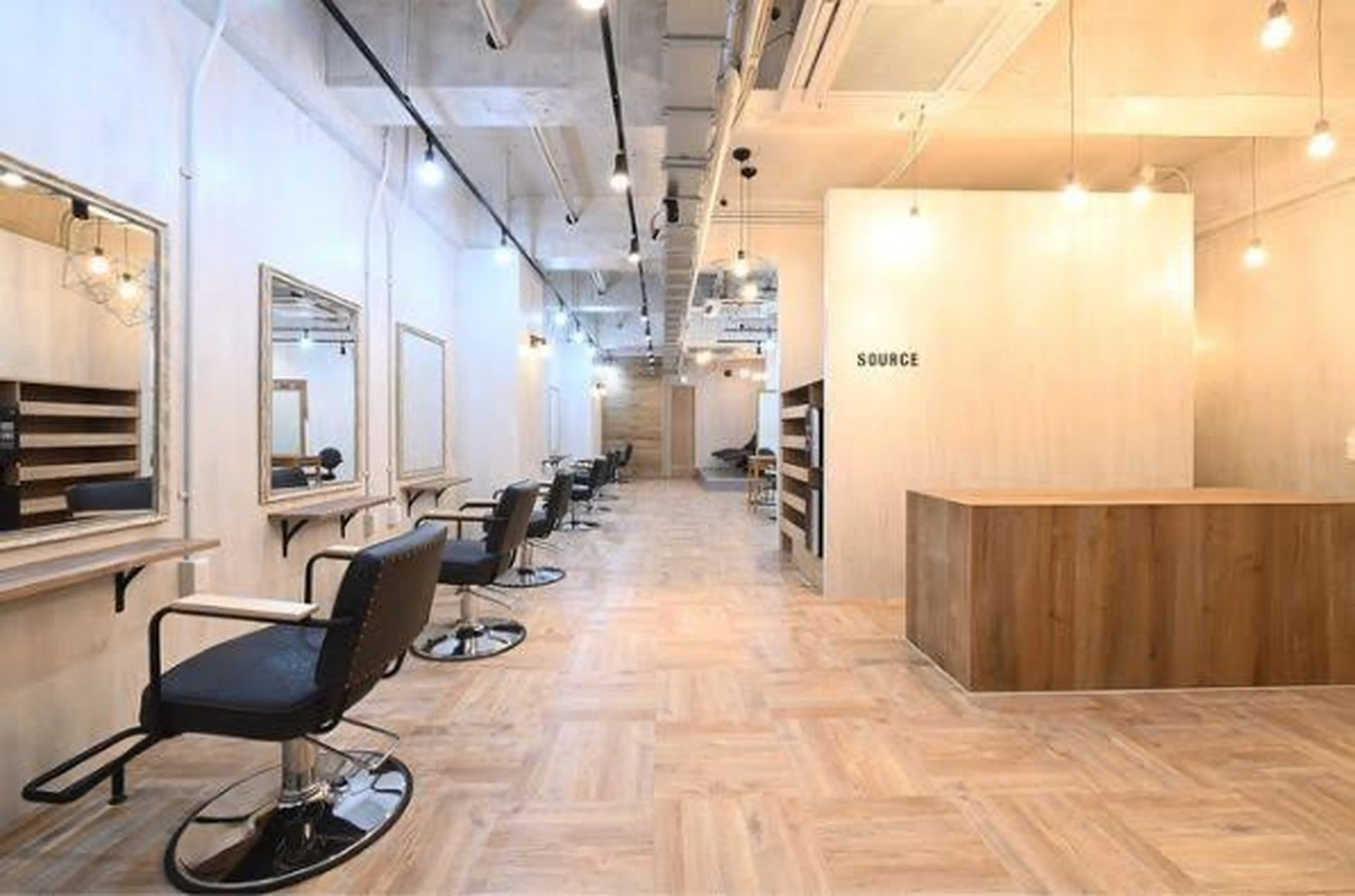 SOURCE堺東店の内観・外観1