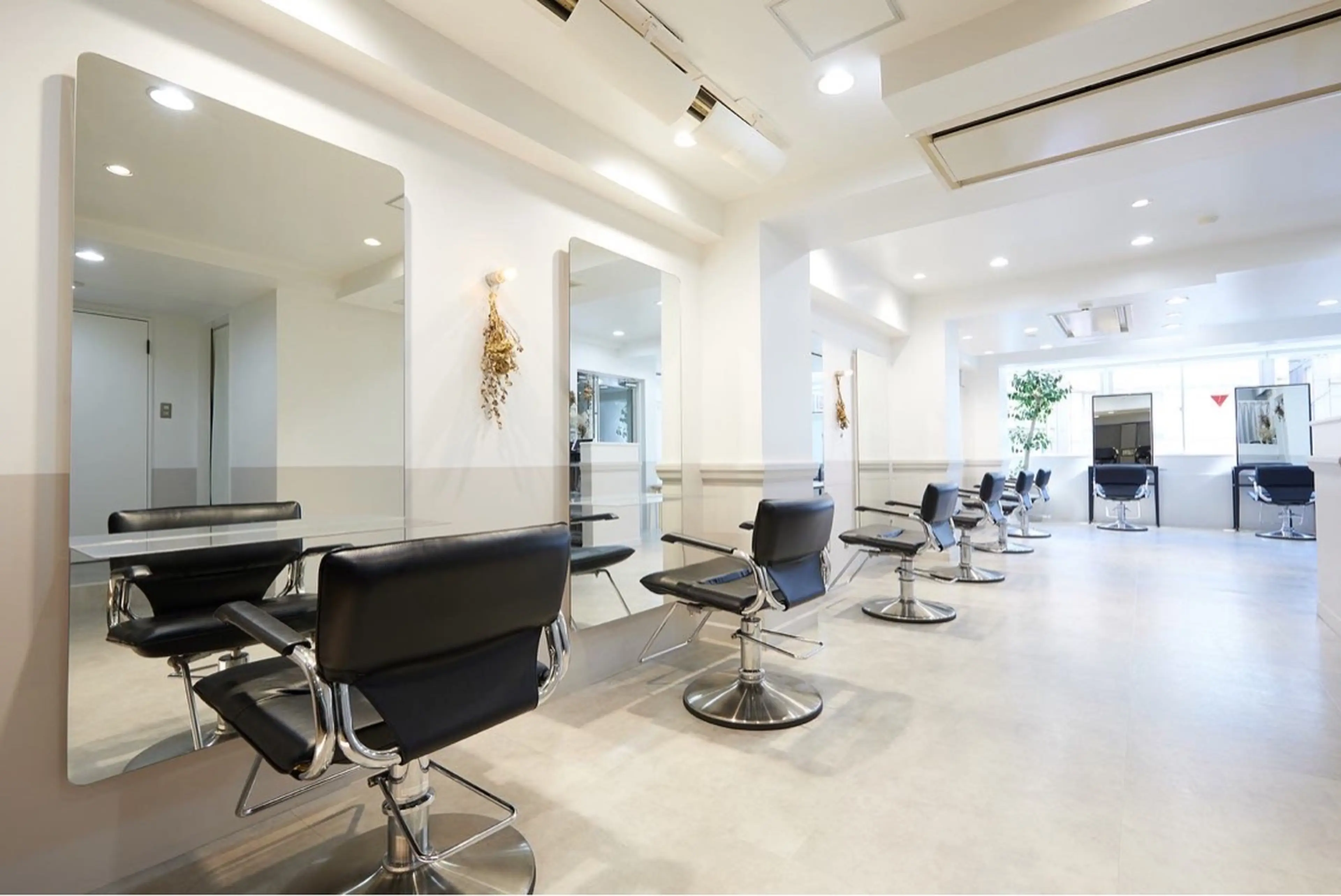 GRAFF hair蔵前の内観・外観2