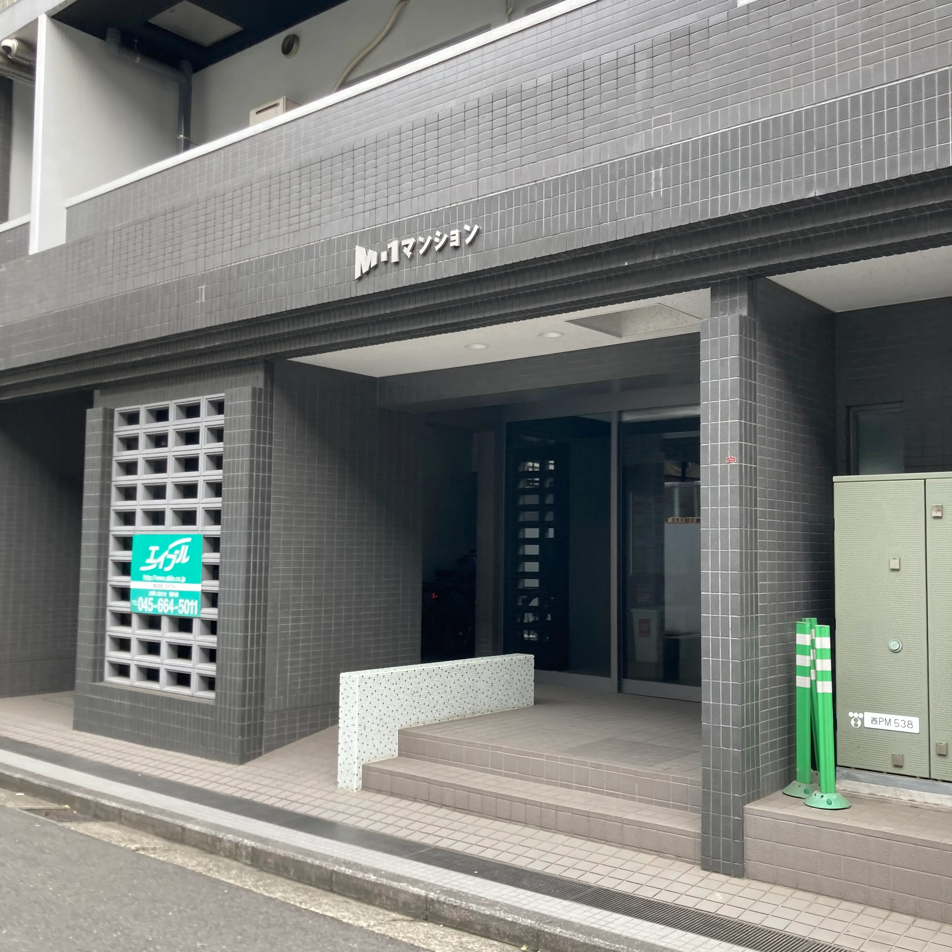 OSAKANA NAILの内観・外観2