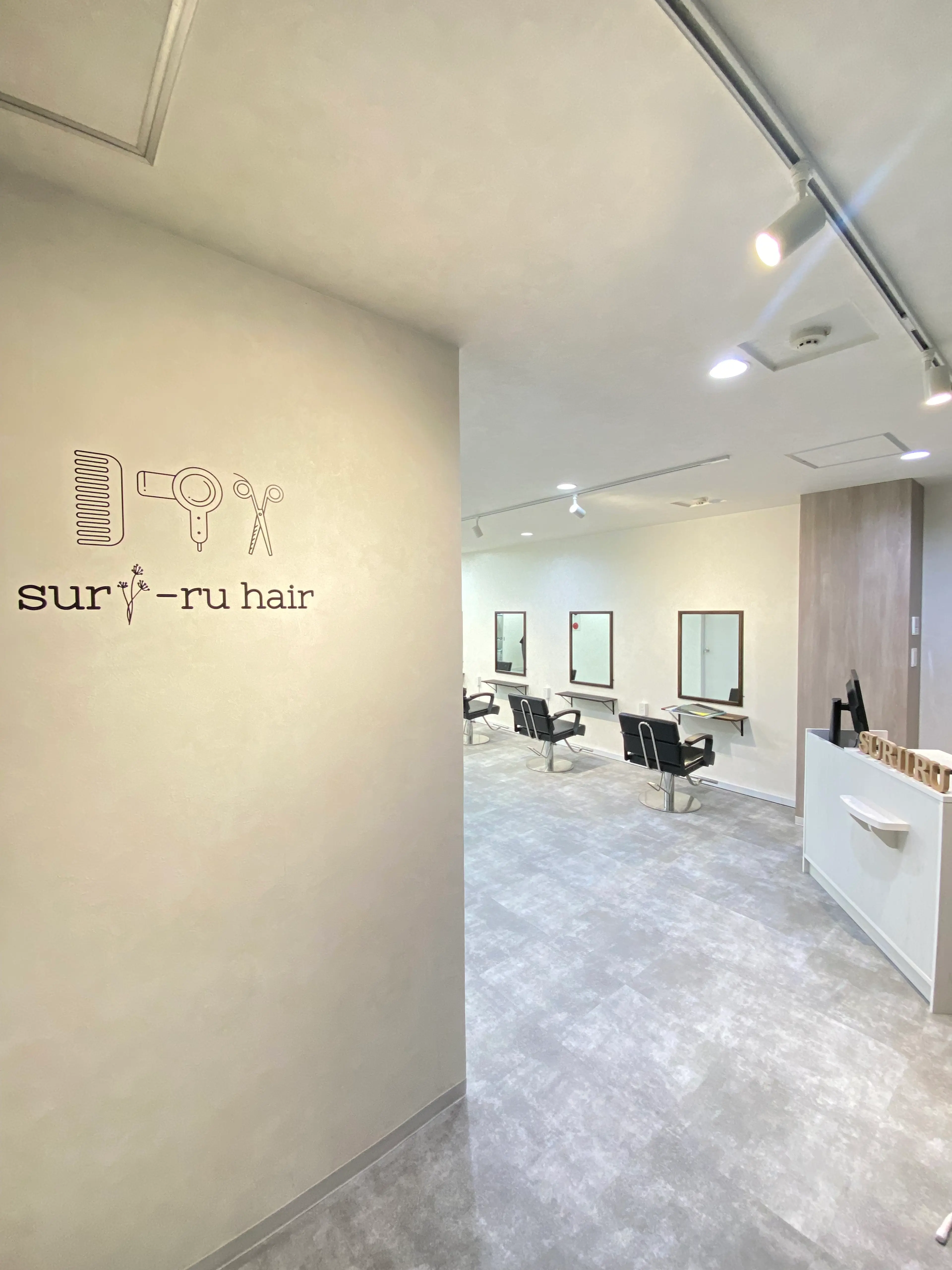 suri-ru hair 鹿児島天文館店の内観・外観1