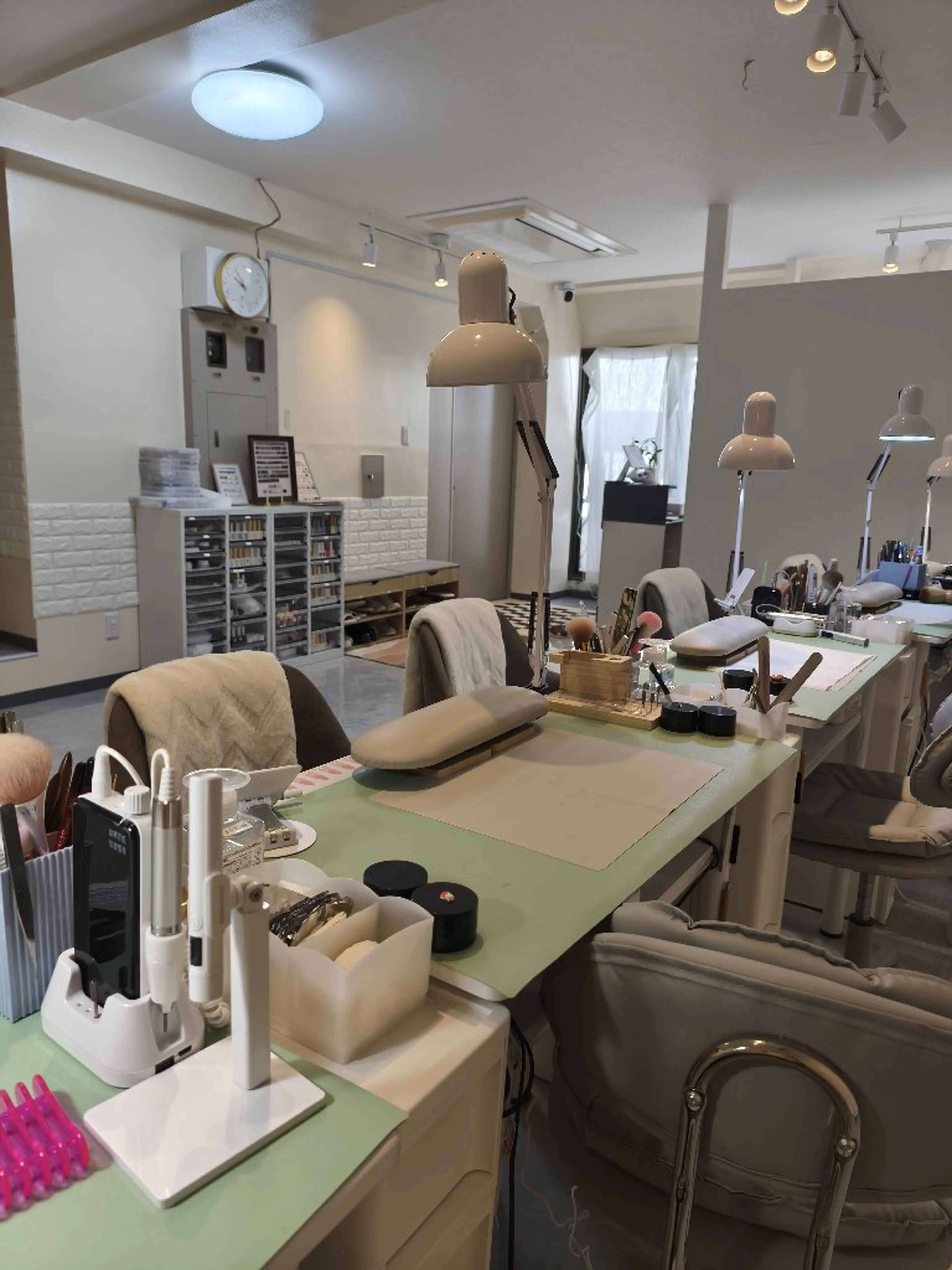 Gloss　nailの内観・外観2