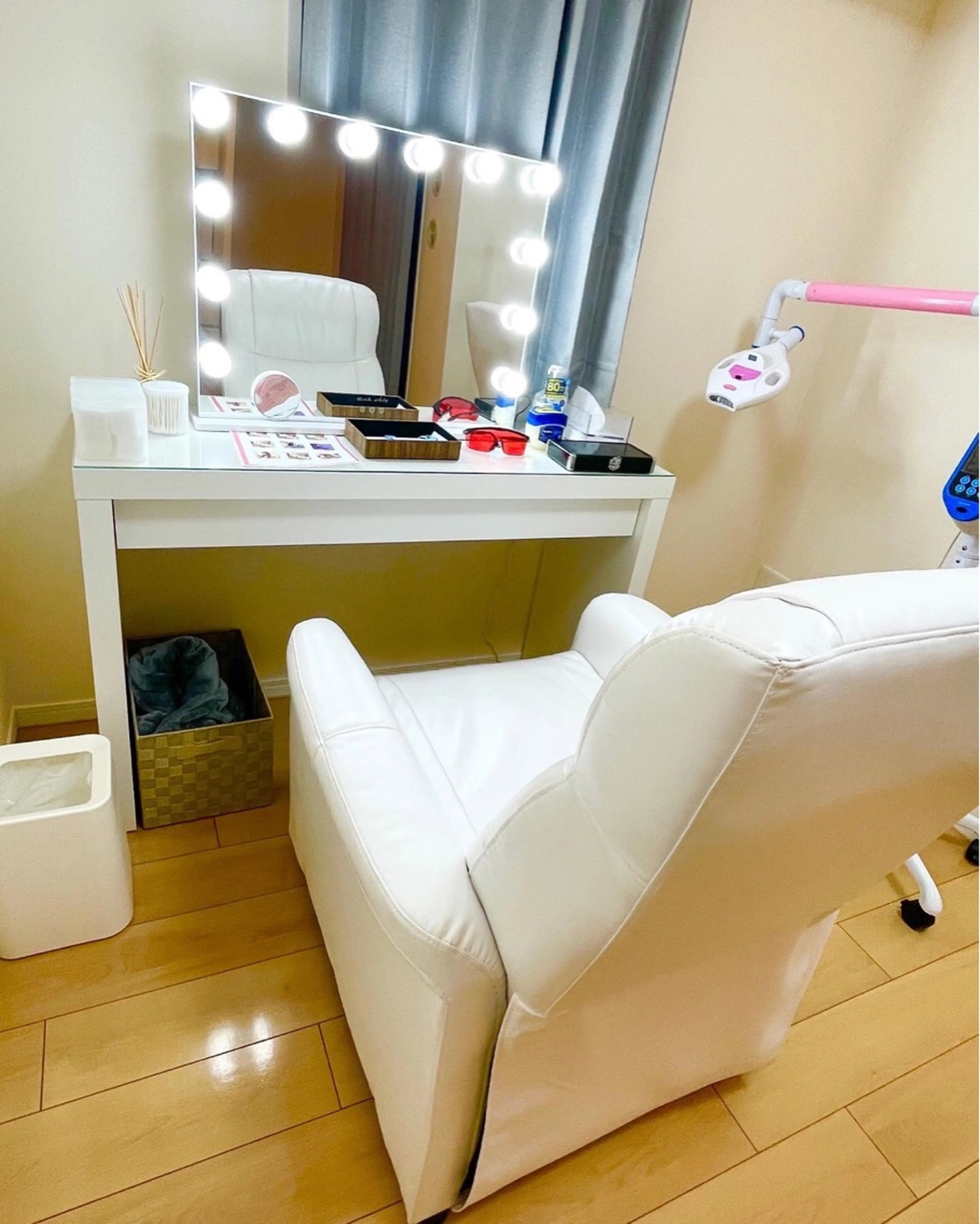 ecxia  osaka 東梅田の内観・外観1