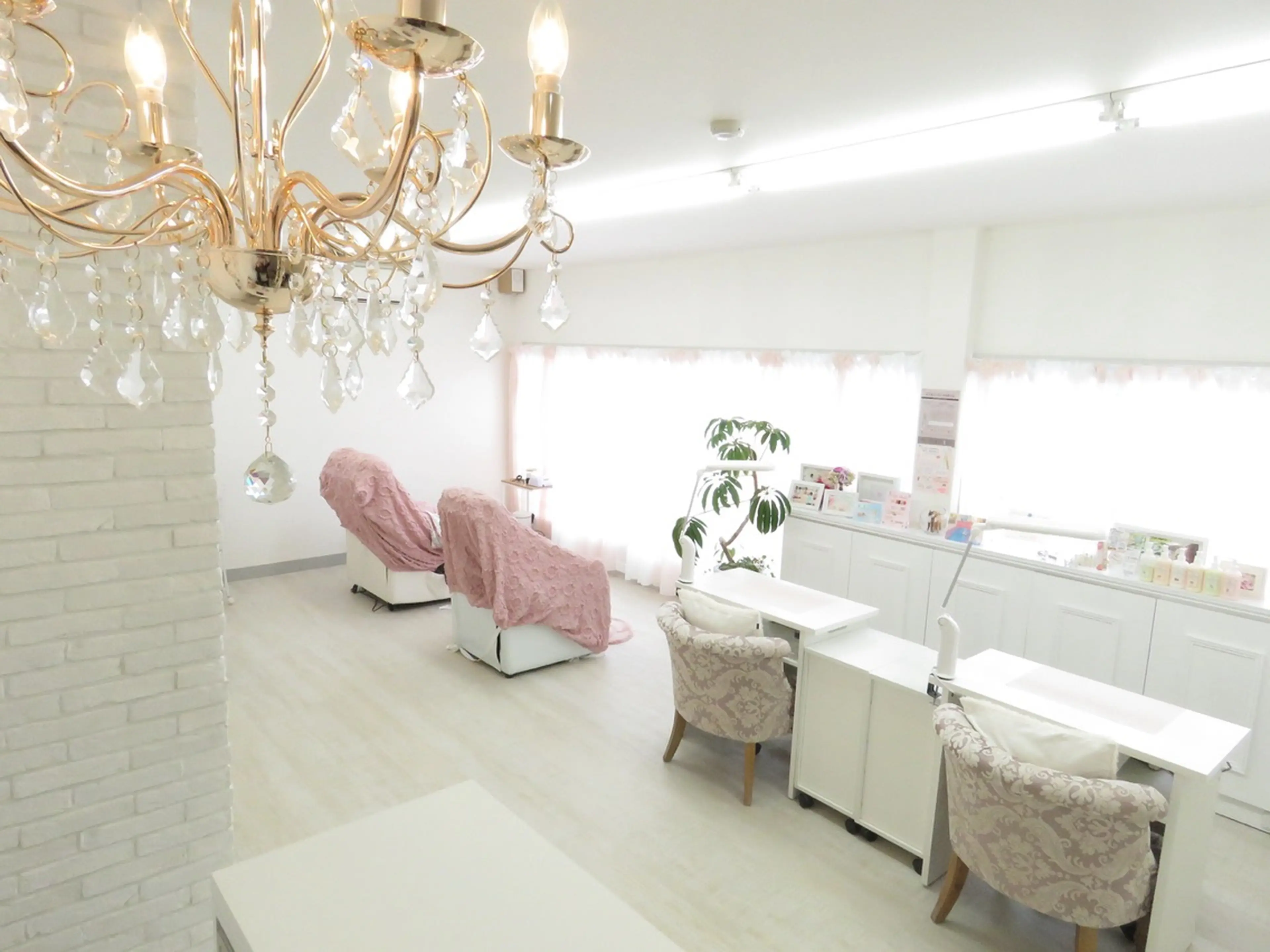 まつげエクステ・まつげパーマ専門MADEMORE petite姫路店の内観・外観3