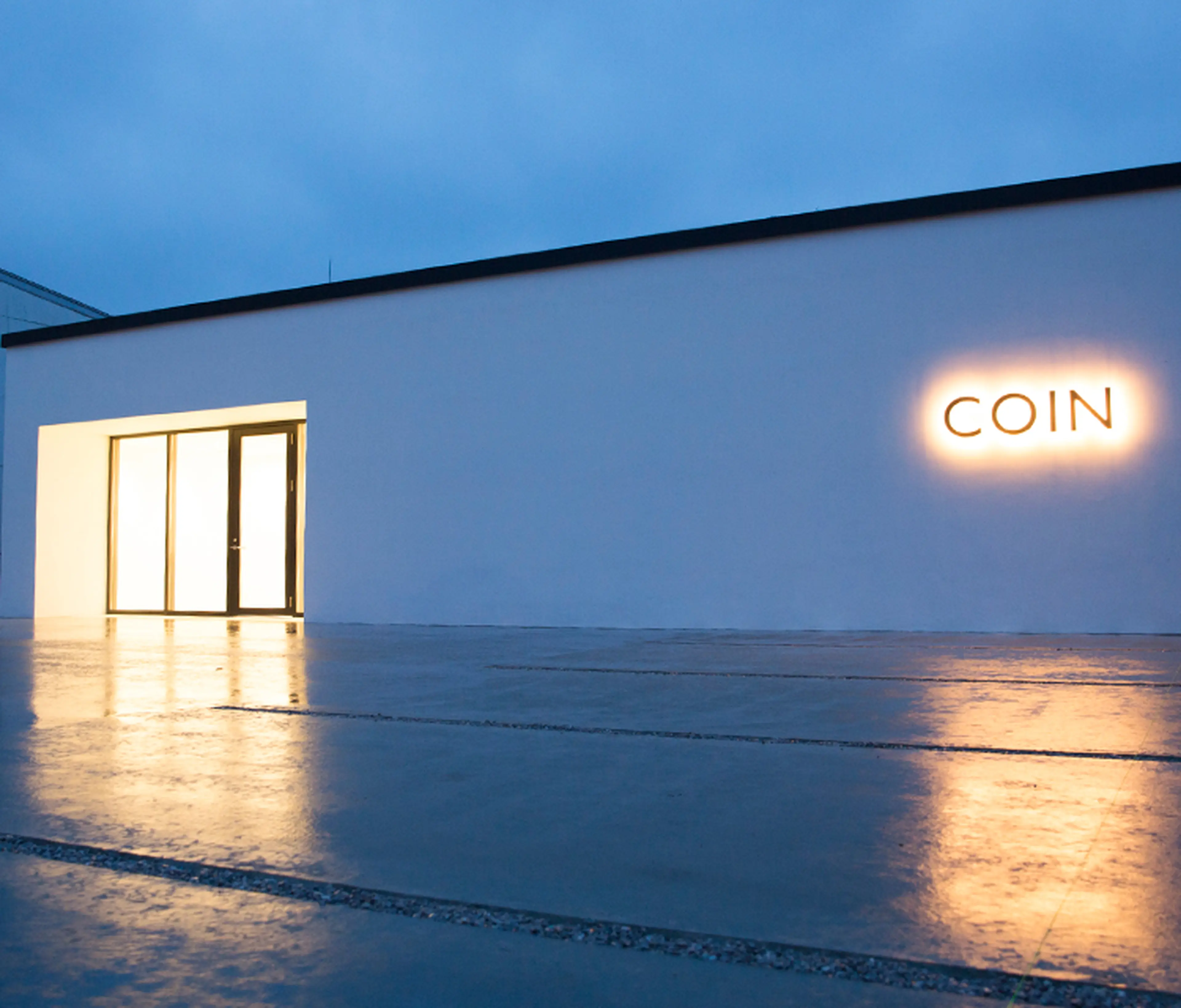 COINの内観・外観1