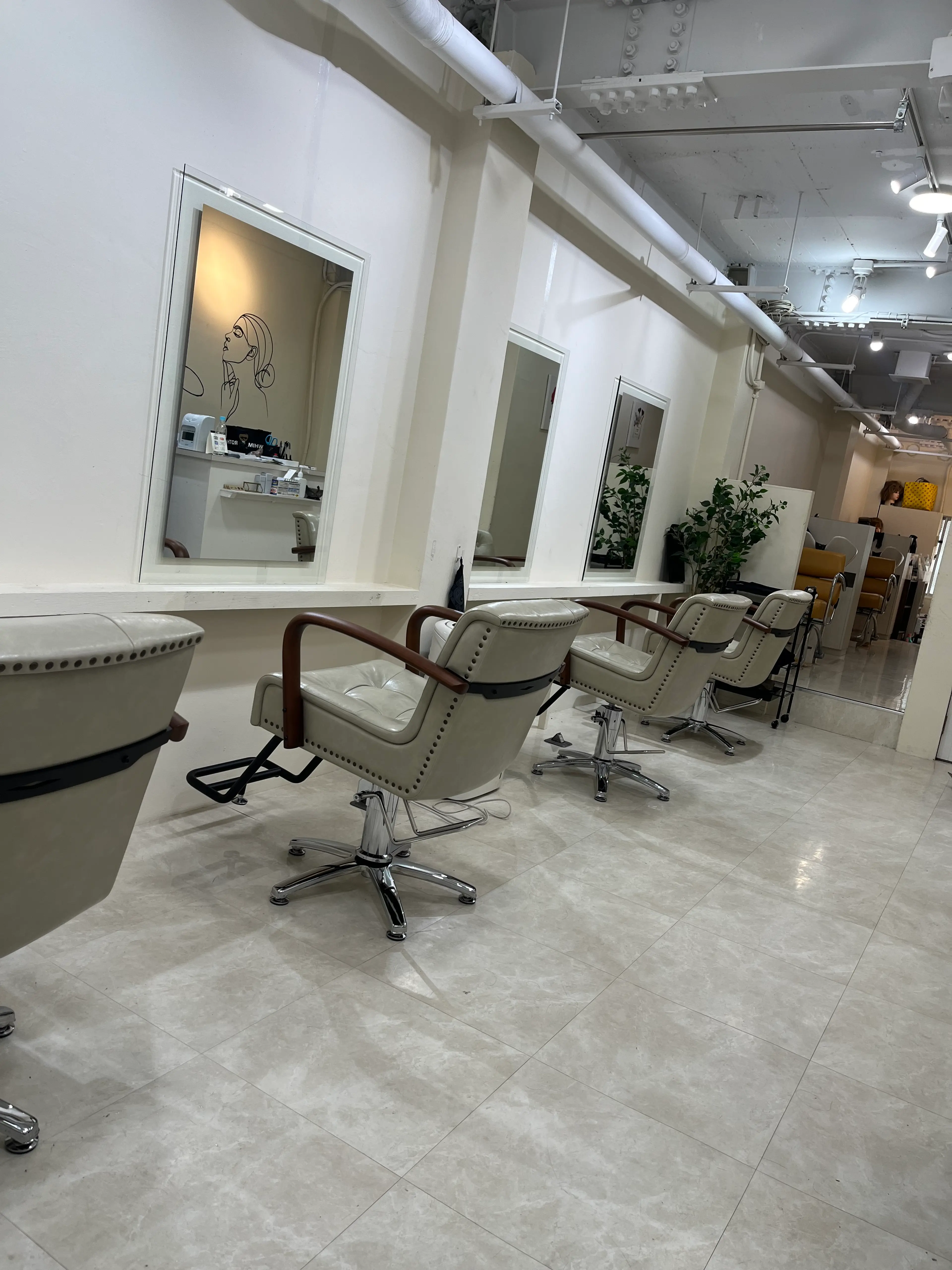 CARINA PRIVATE SALON《カリーナ》の内観・外観1