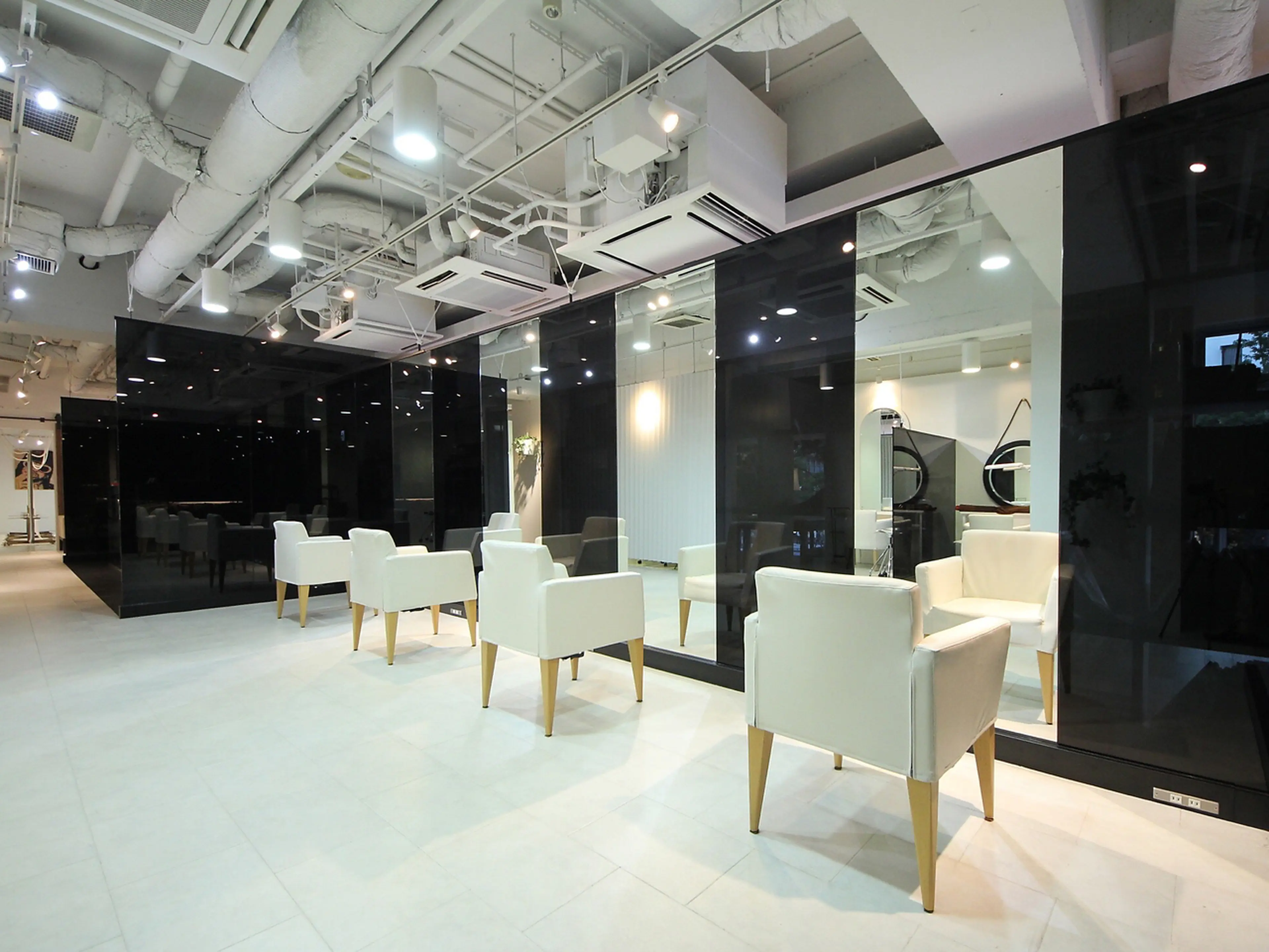 QUEEN’S GARDEN by K-two 心斎橋の内観・外観3