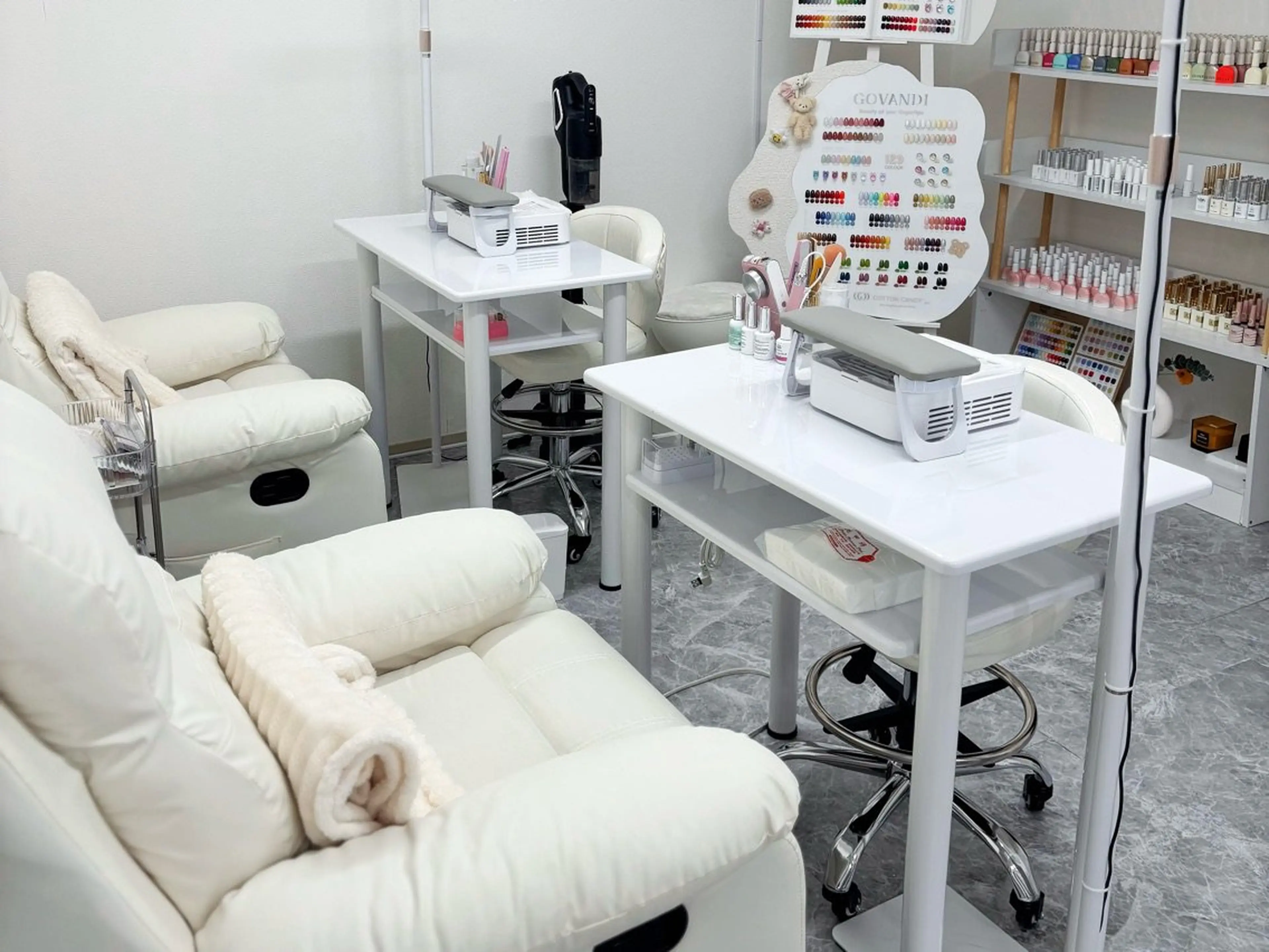 Nova Nail Nambaの内観・外観3