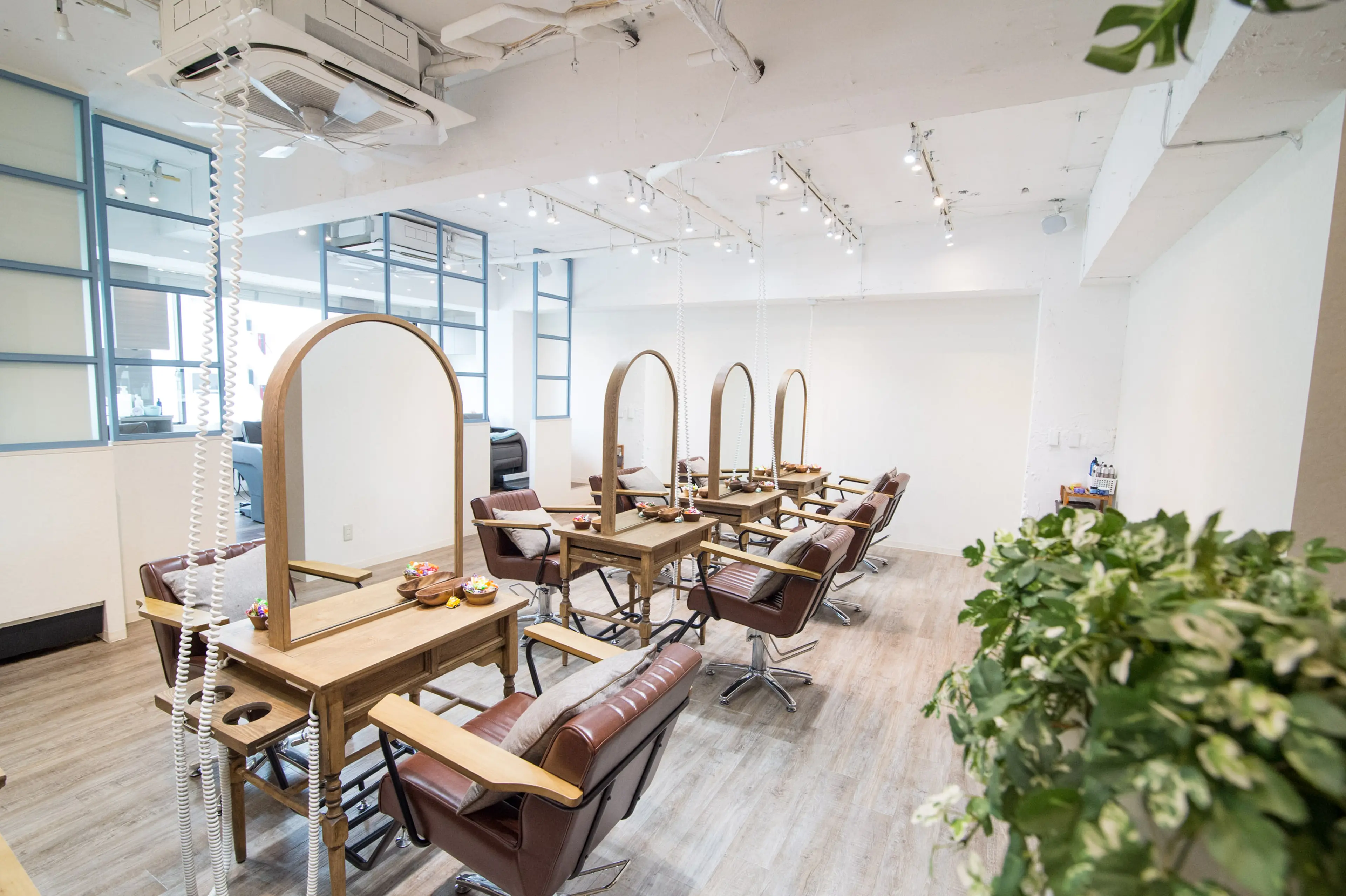 N° +aero 横浜【ナンバー エアロ】の内観・外観2