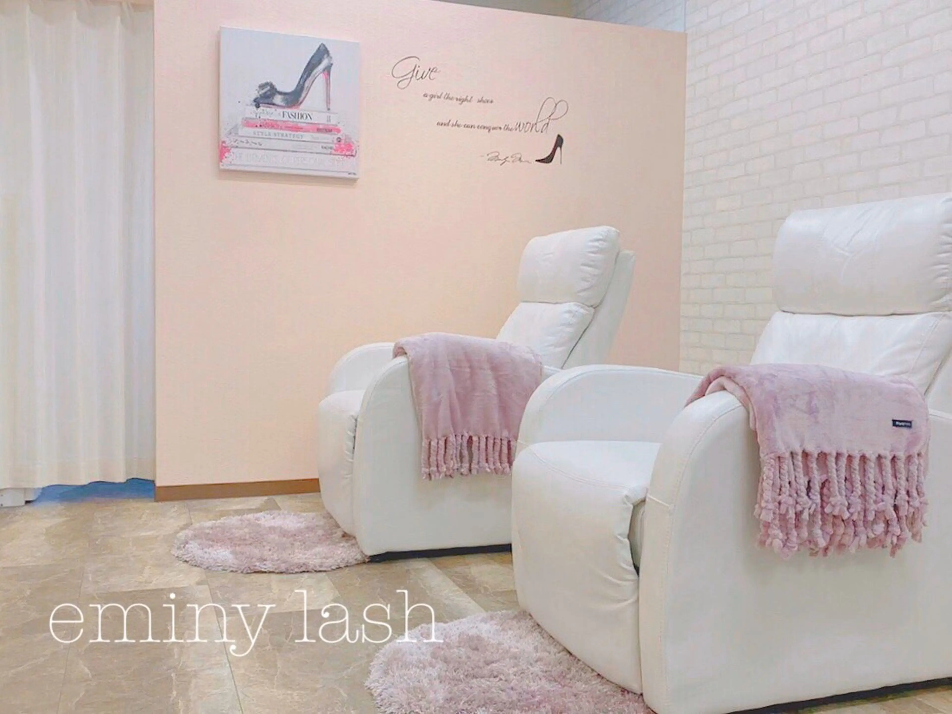 eminy  lashの内観・外観2