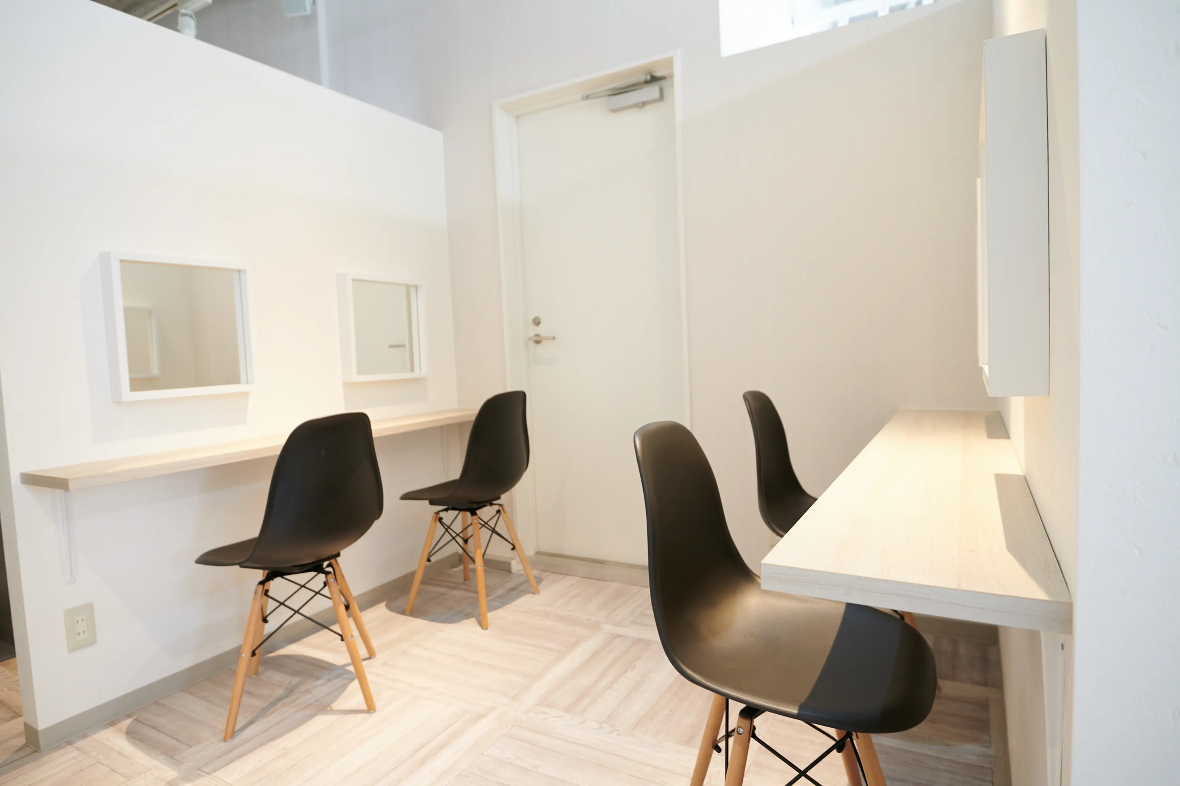 glee 川口駅前店の内観・外観3