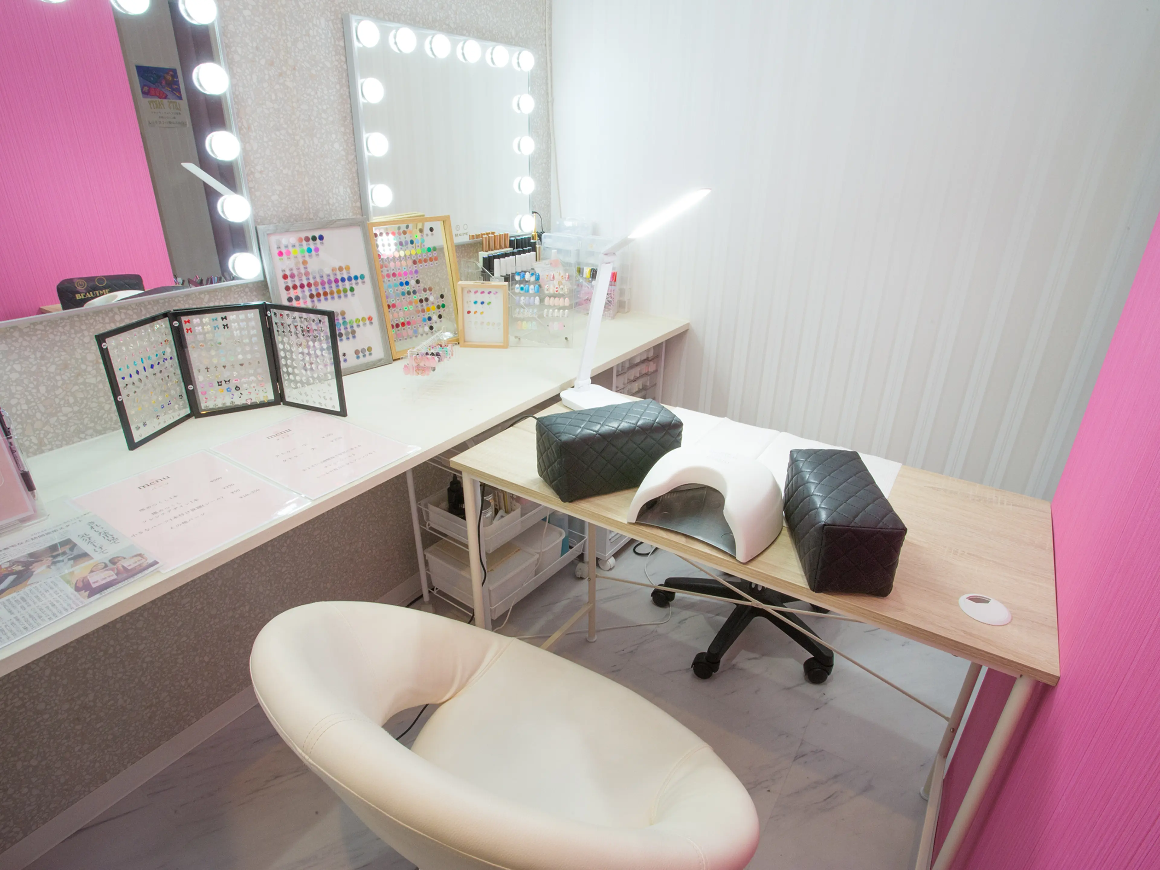 Nail itの内観・外観1