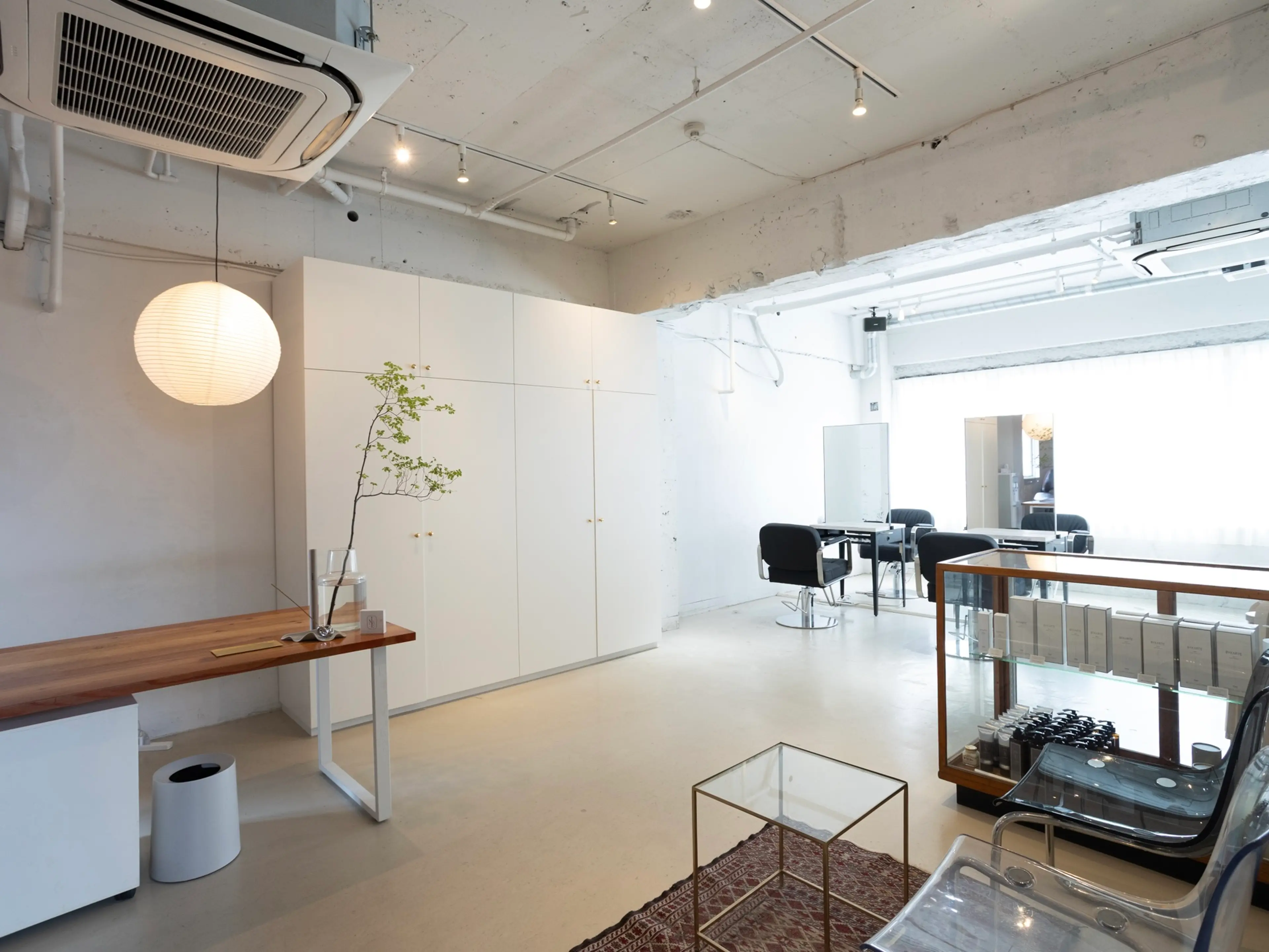 LINEの内観・外観3