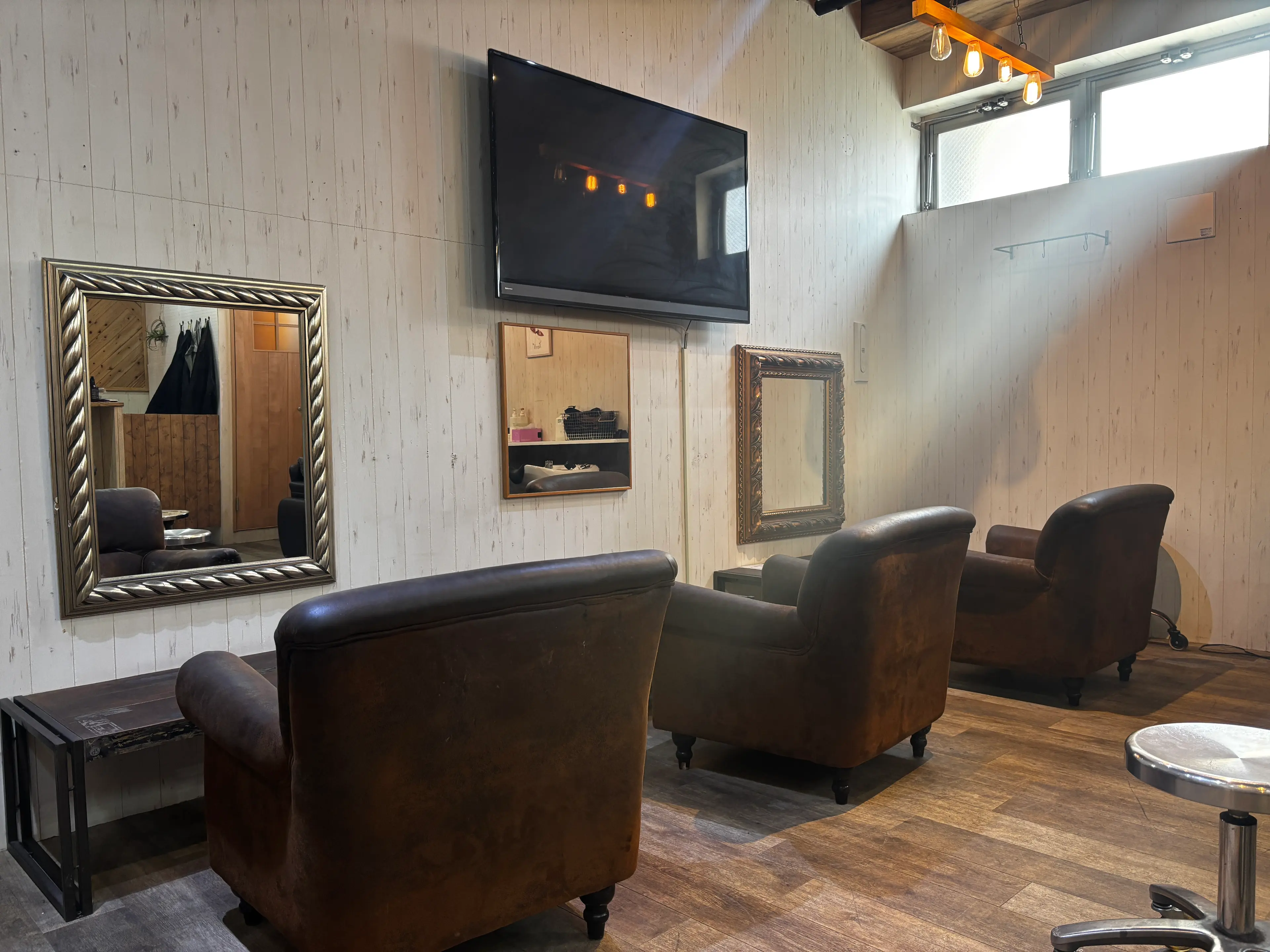 LOMの内観・外観1