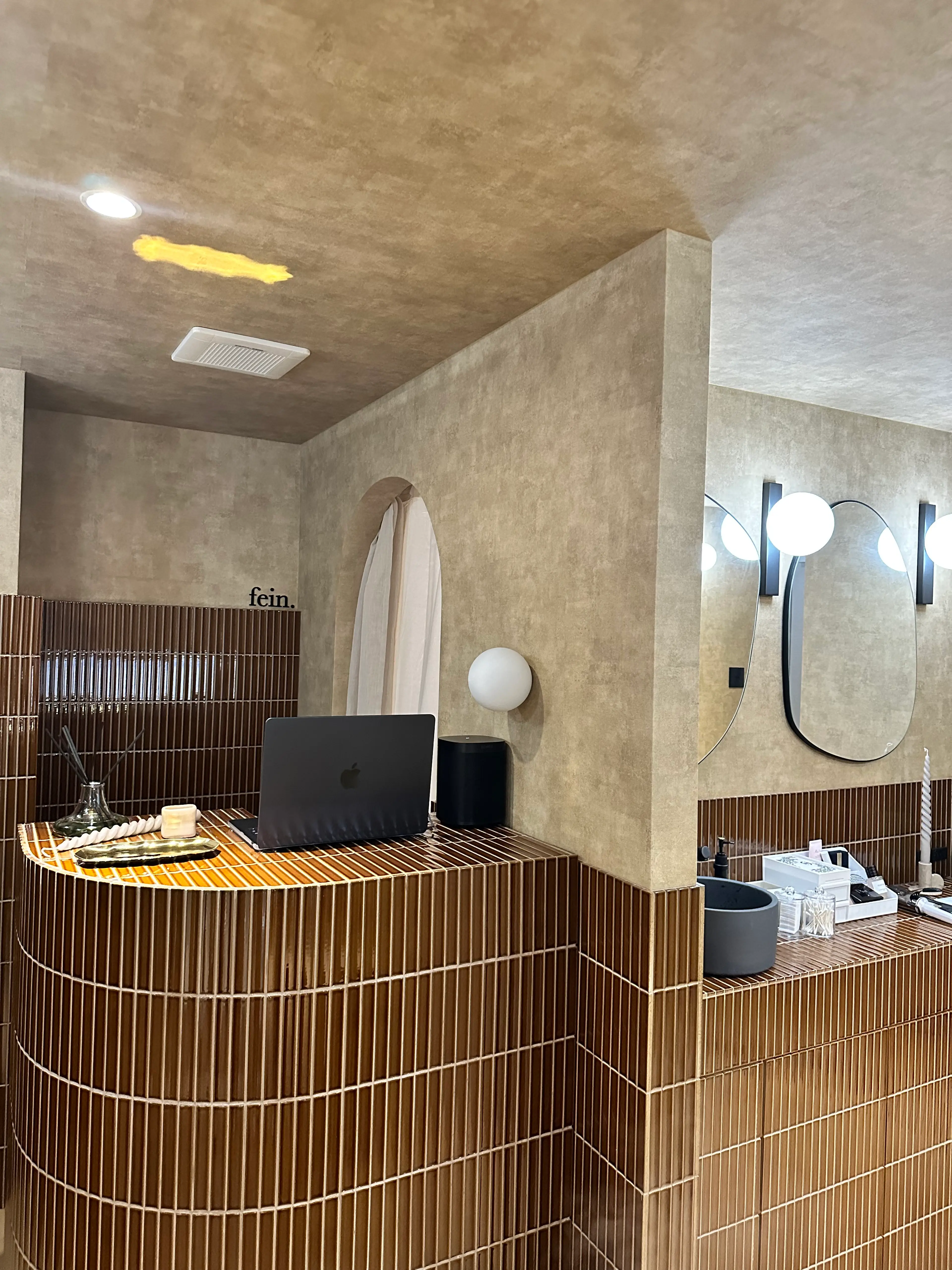 fein.心斎橋店の内観・外観1