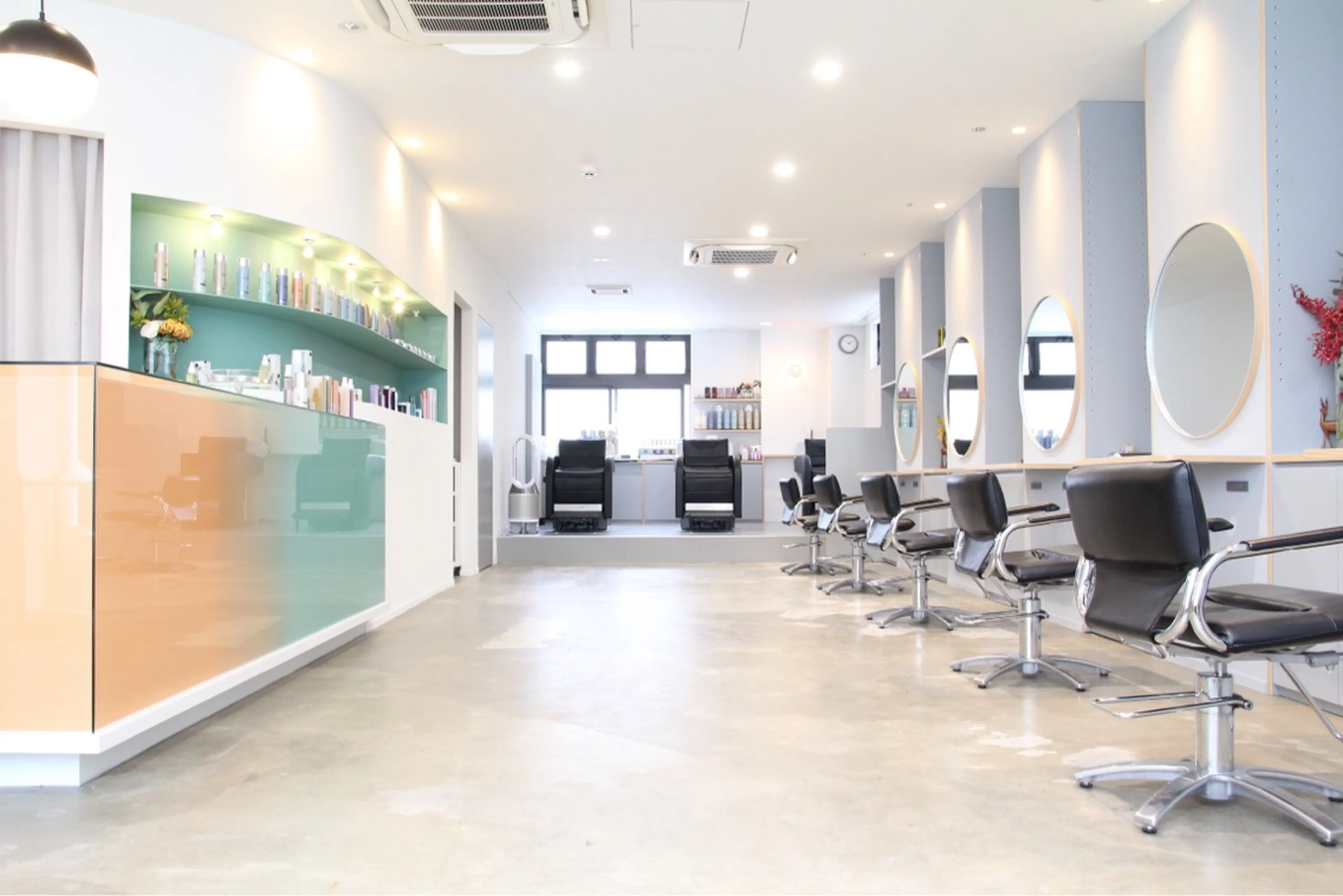 poleの内観・外観2