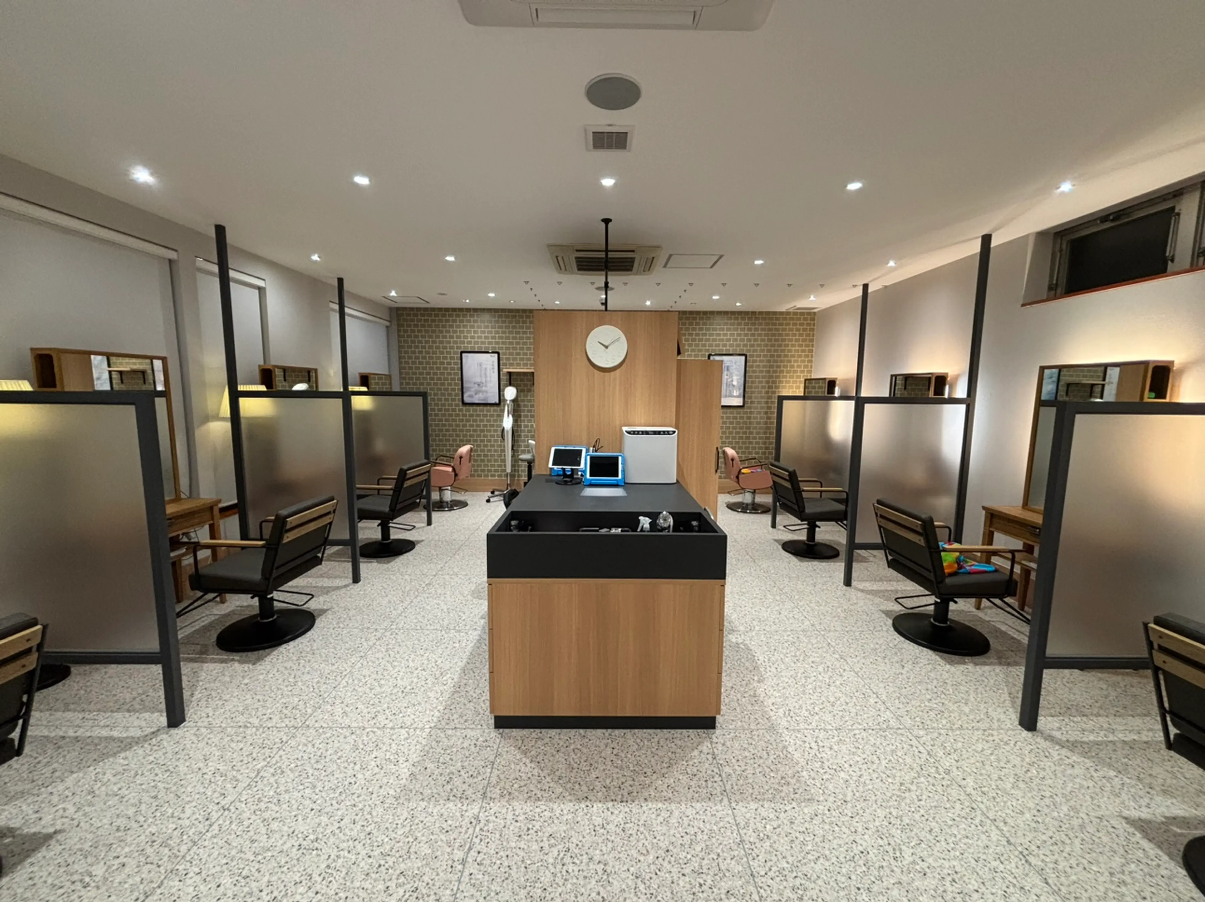 バースデイ拝島店の内観・外観2