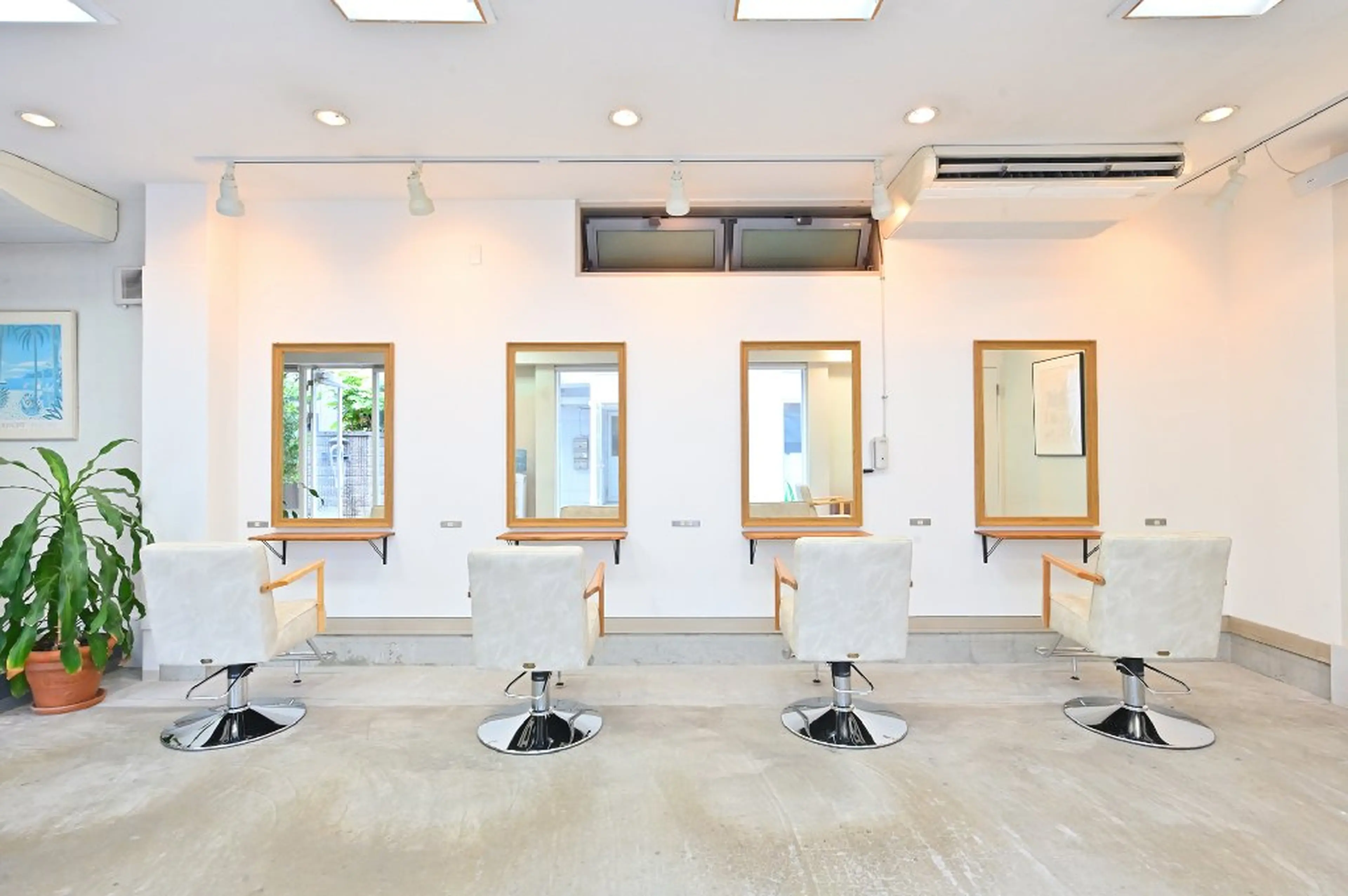 アルファタッチの内観・外観2