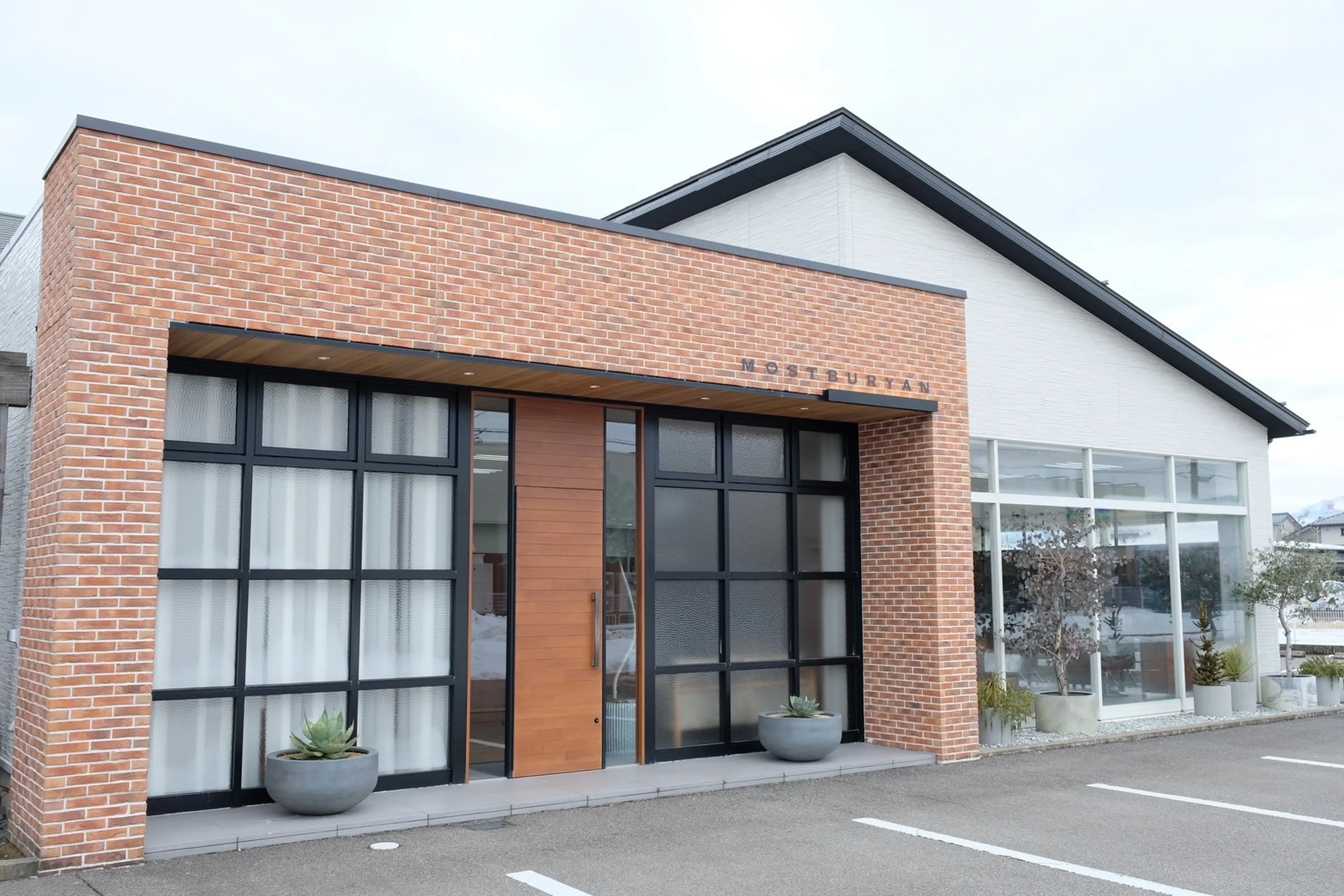 MOSTBURYANの内観・外観1