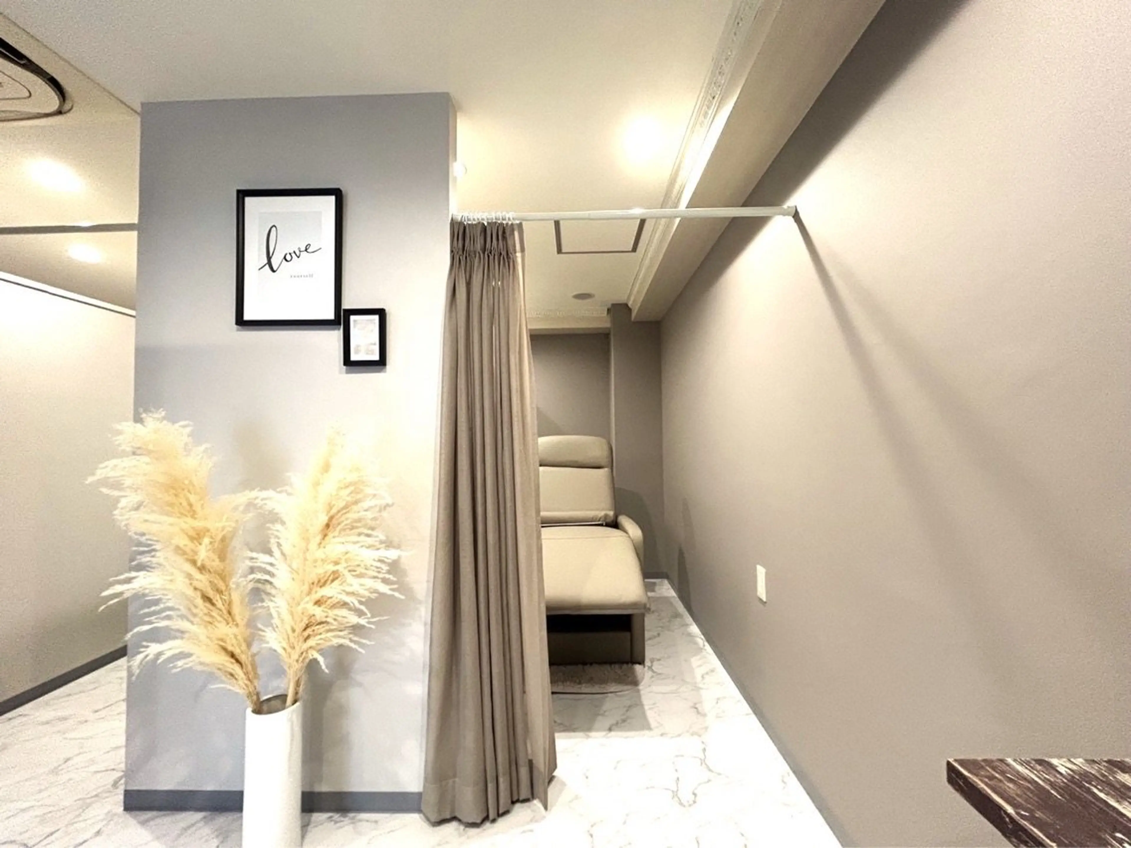 アイブロウサロンI'ck天王寺店［眉毛専門店］の内観・外観1