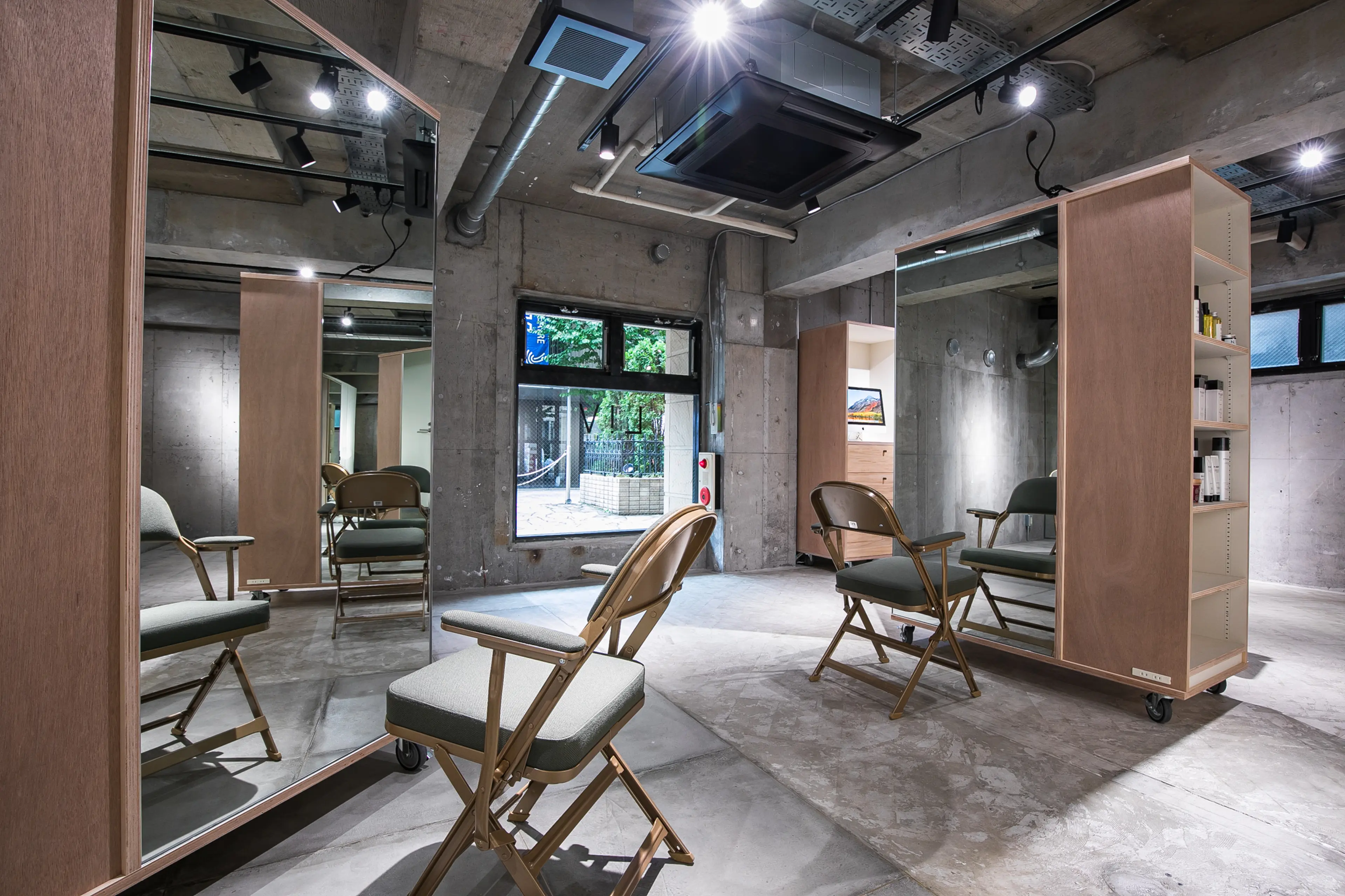 LiV　HAIR SALONの内観・外観1