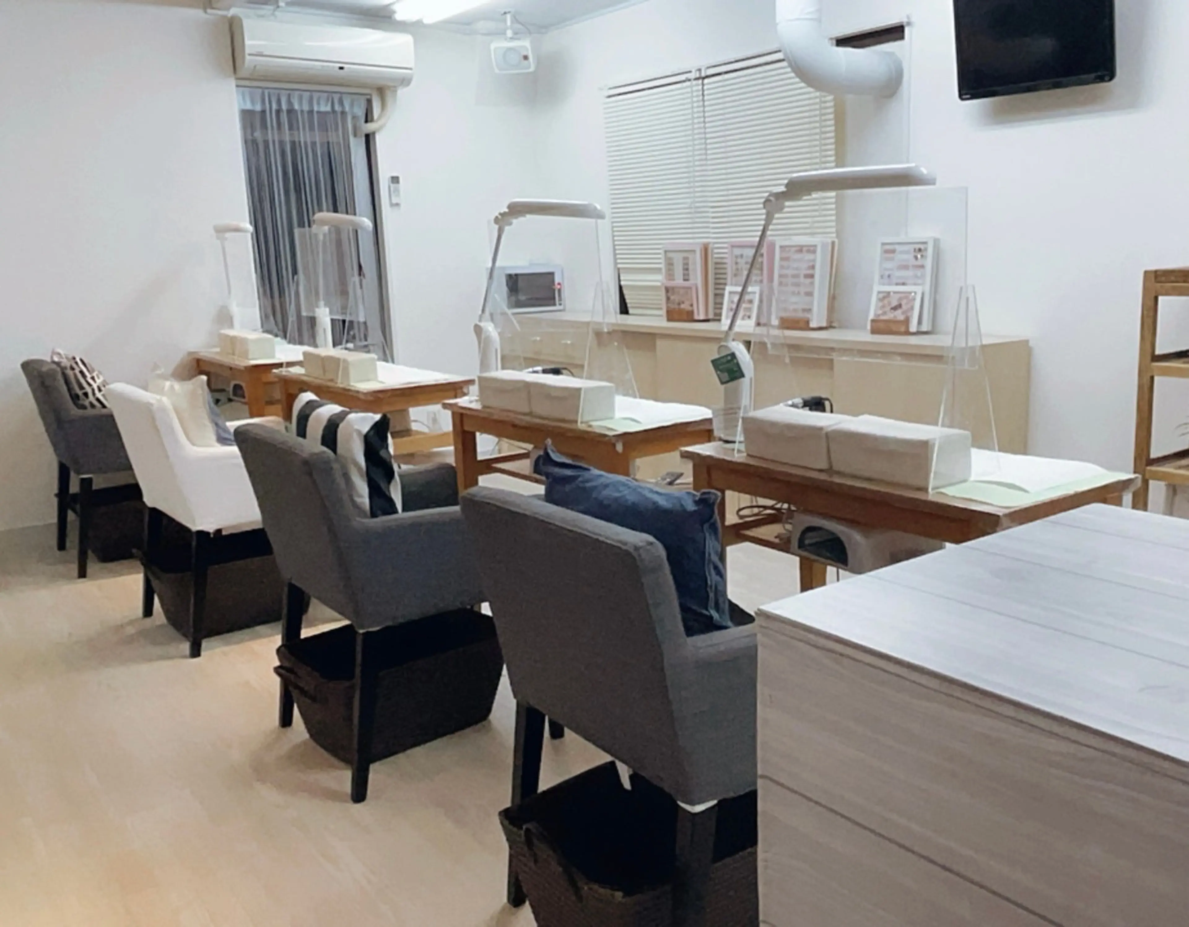 ネイルビートの内観・外観1