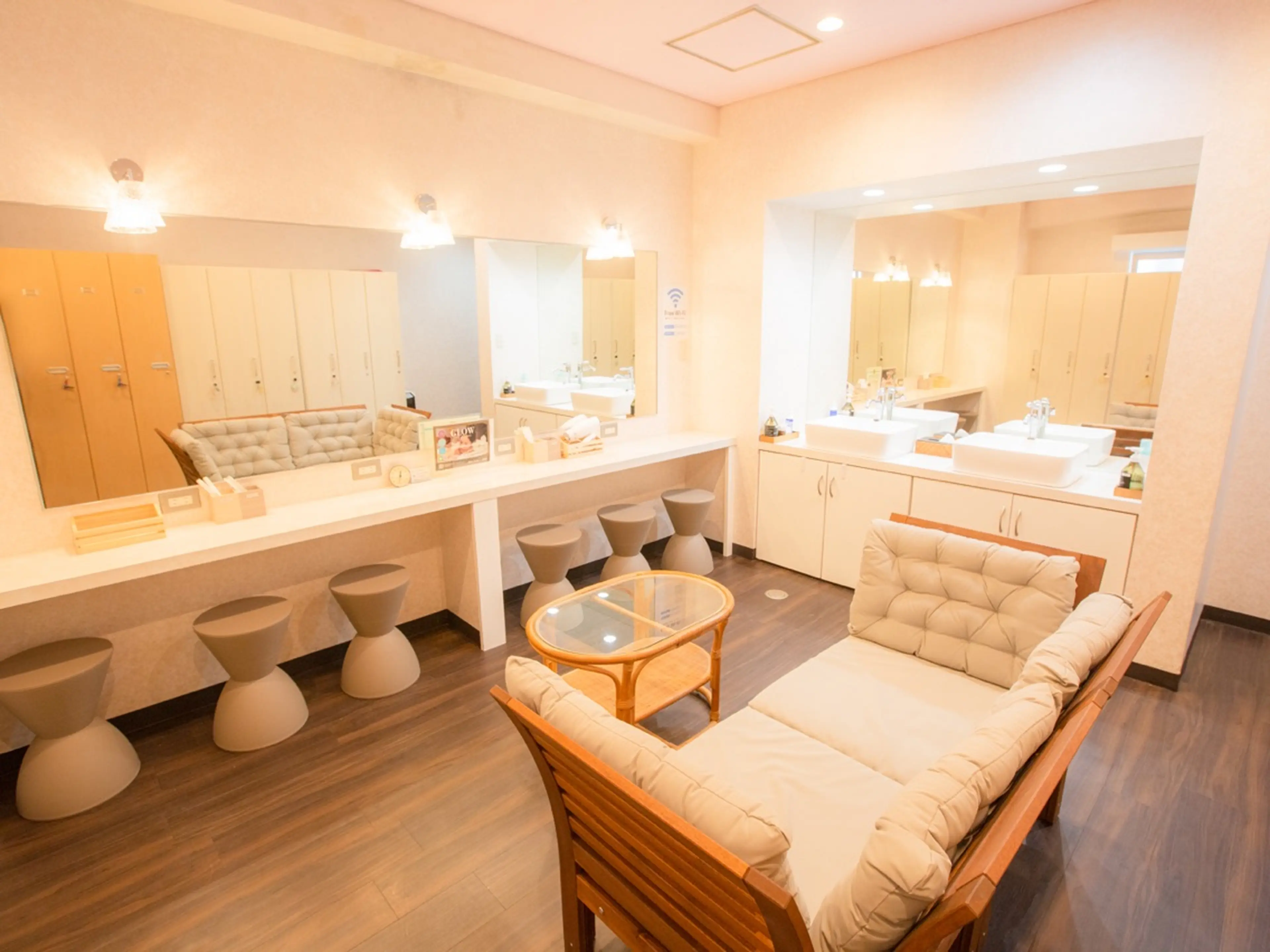 Total Beauty  Salon GLOWの内観・外観2