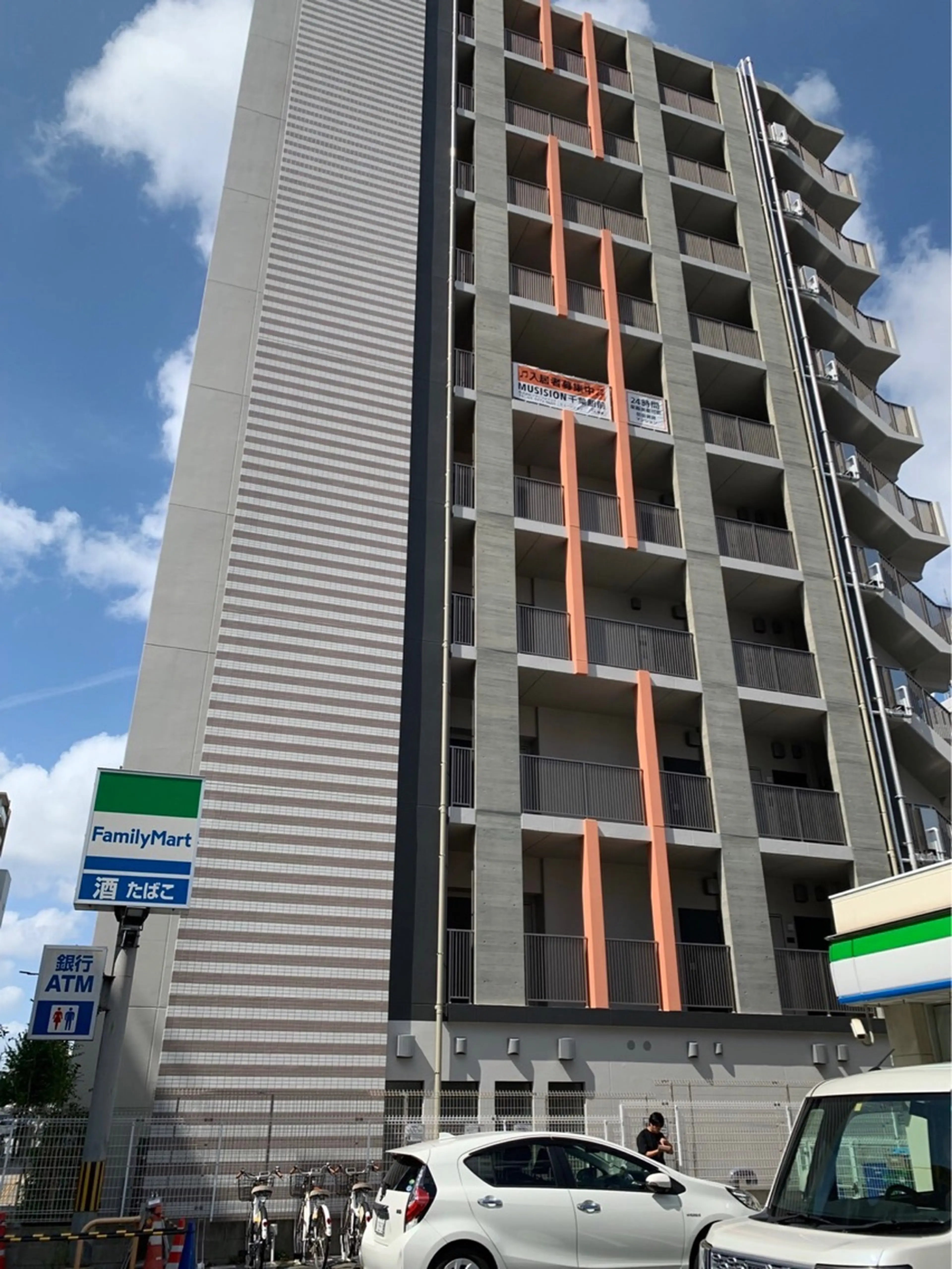 THE MOREの内観・外観1