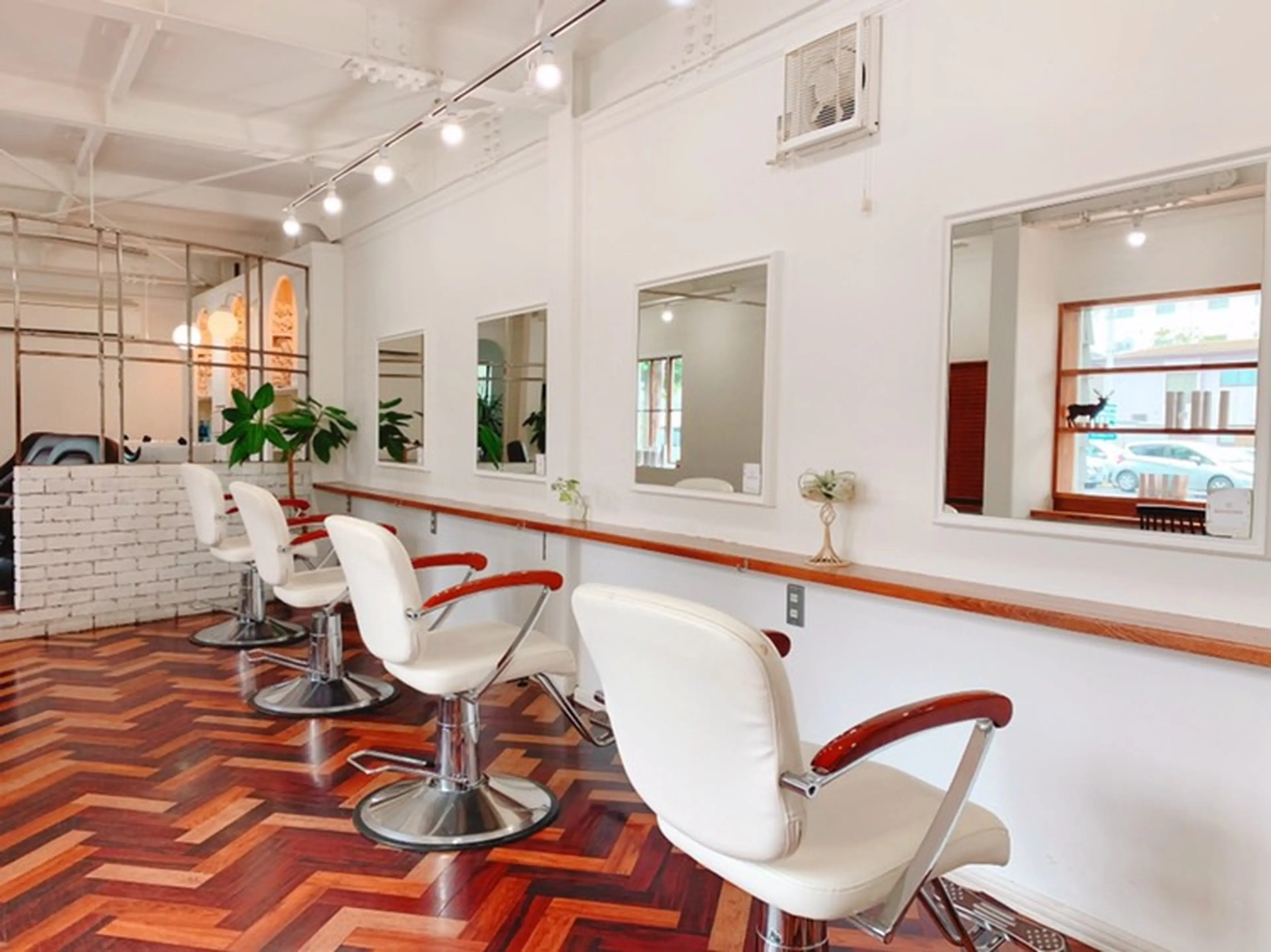 ヘアーアンドメイクアップモパの内観・外観2