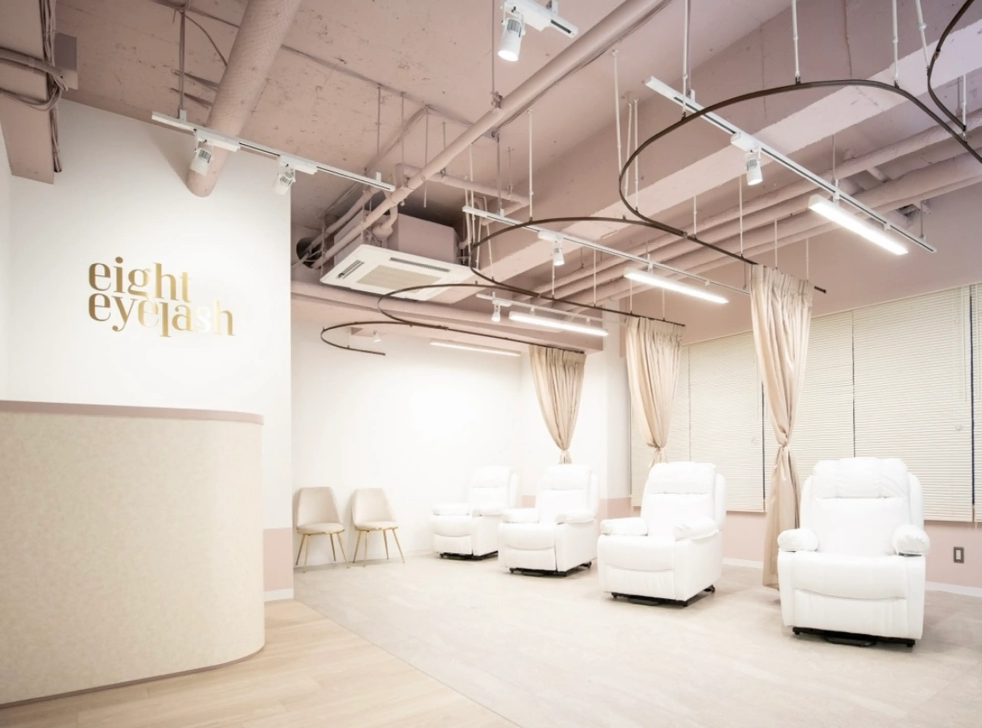 eight eyelash川崎店の内観・外観2