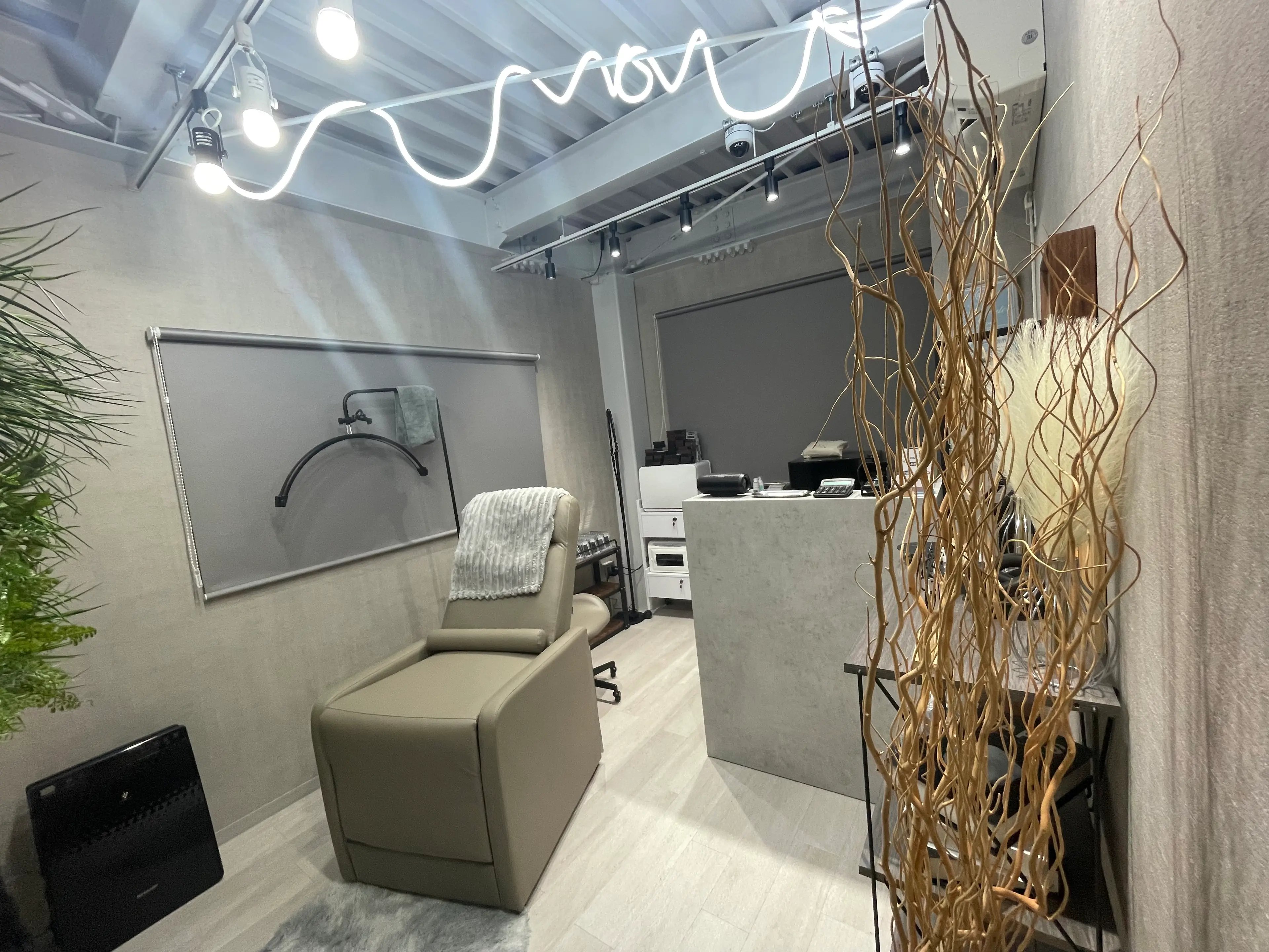 BaseMent eYe SPOT by V.I.E.Wの内観・外観1