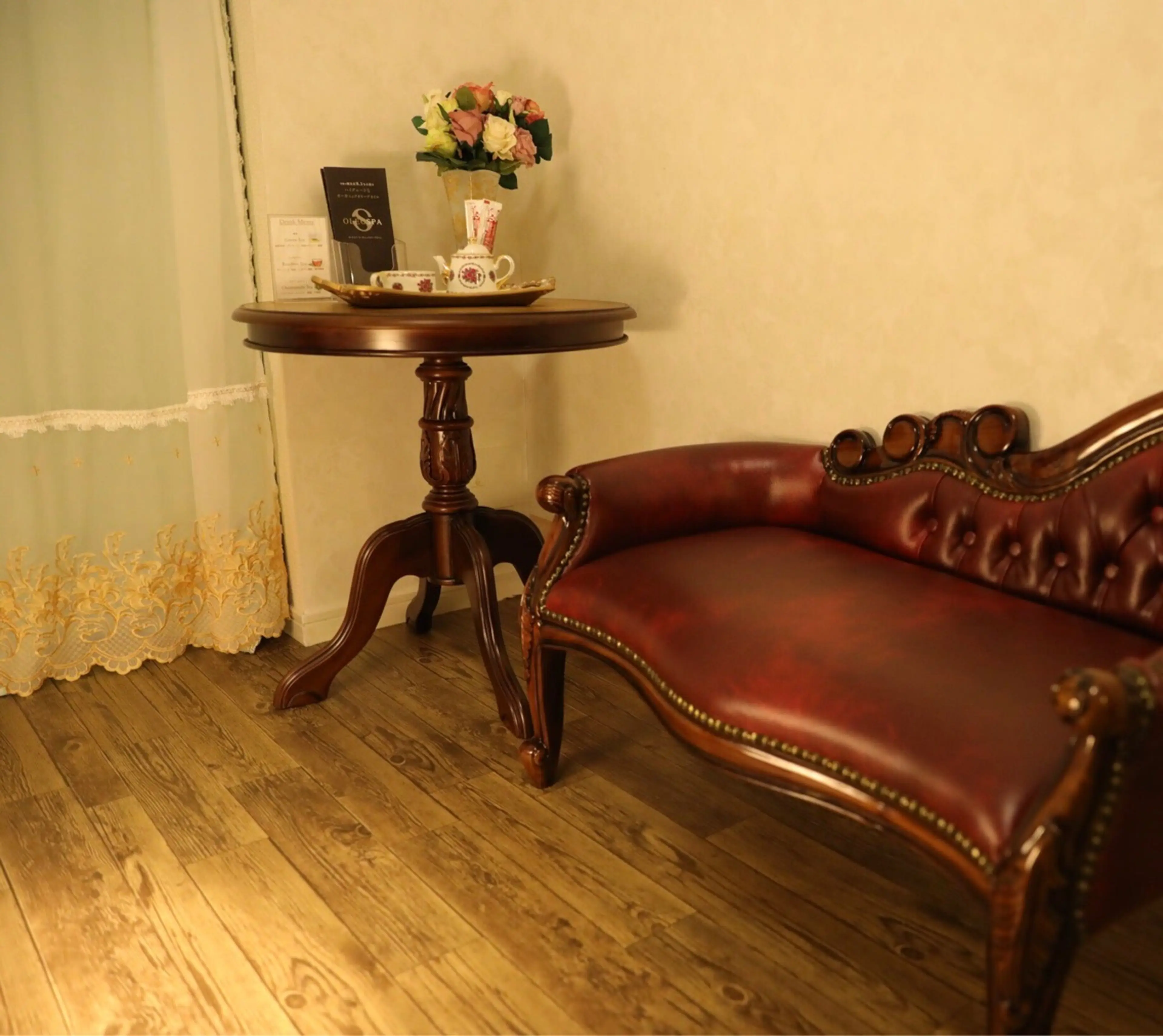 【小顔ﾊｲﾌ･毛穴･肌質改善専門】フロージア南新宿の内観・外観1