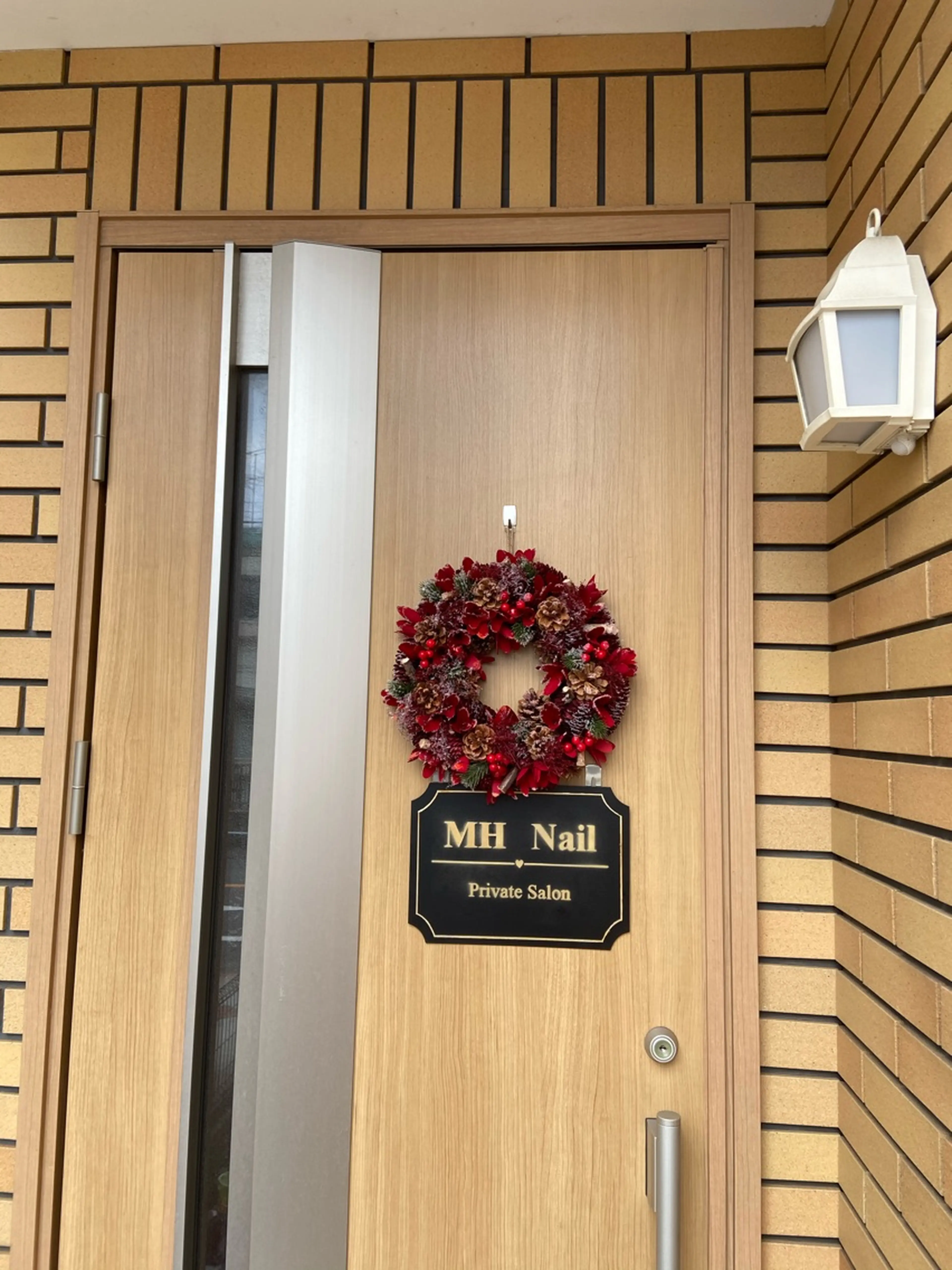 MH Nailの内観・外観1