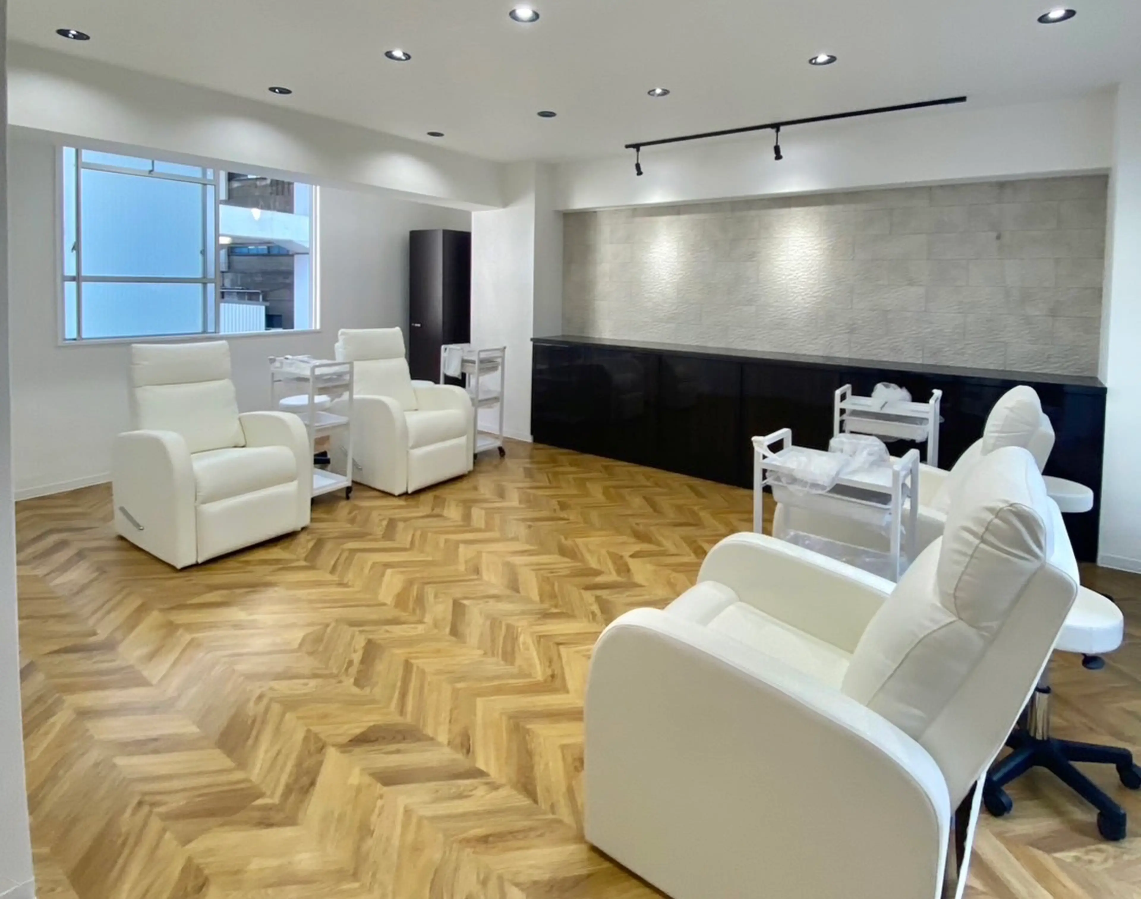 ホワイトアイ姫路店の内観・外観3