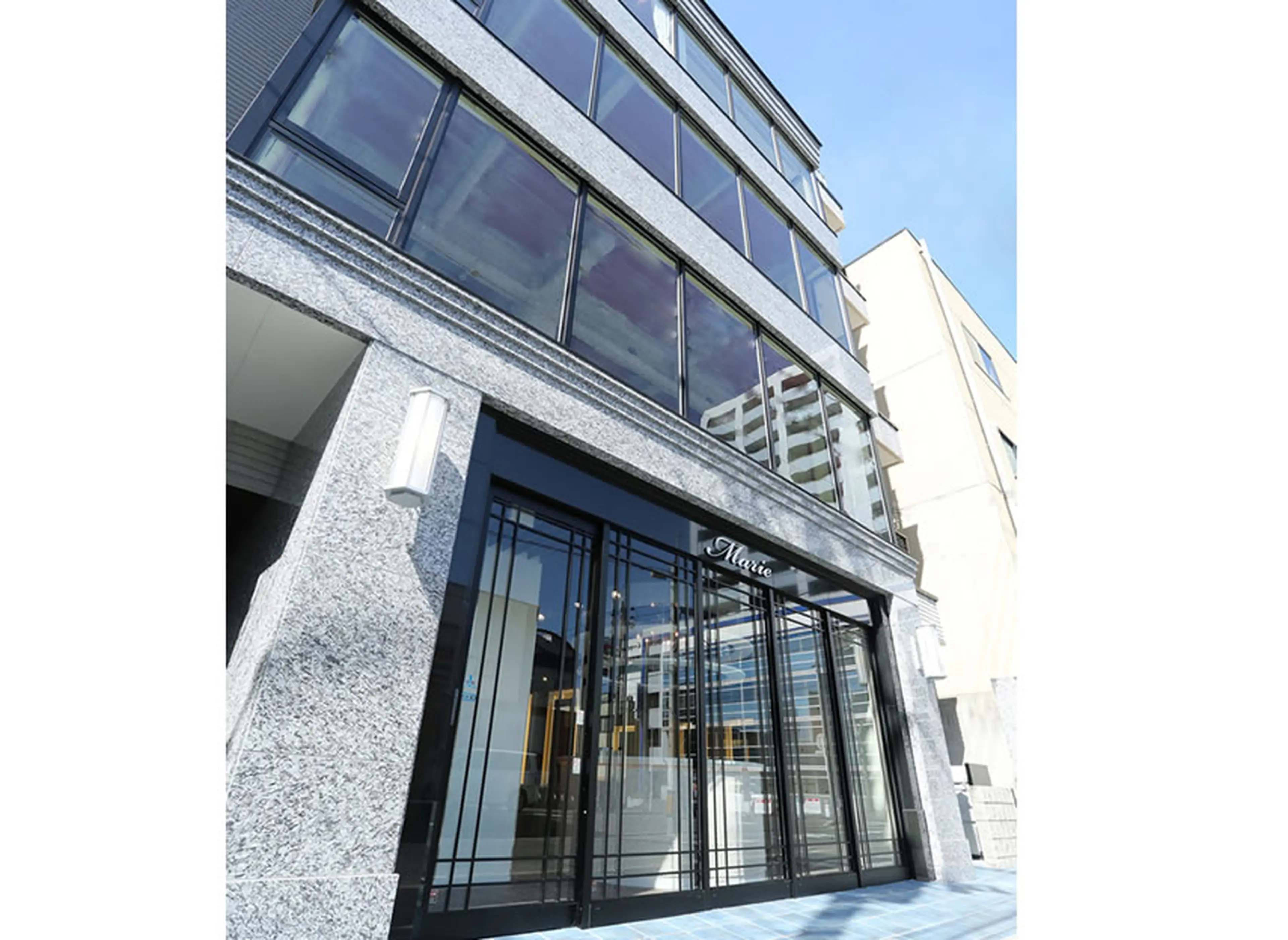 Marie Plus 金山店の内観・外観1